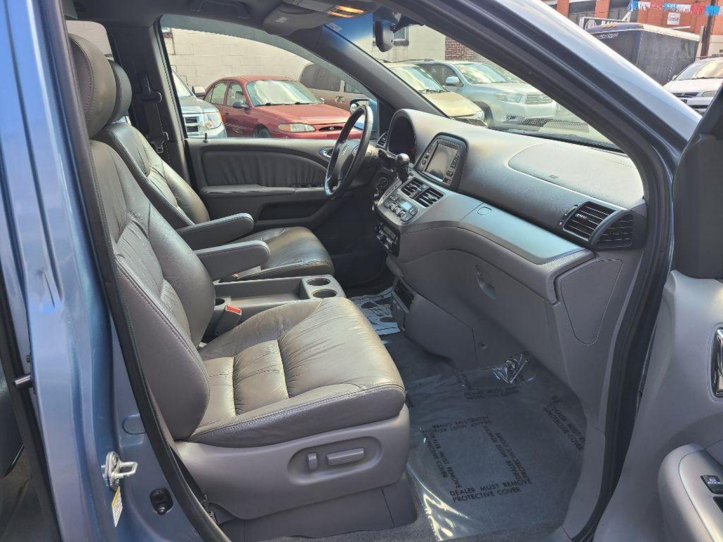 2008 BLUE HONDA ODYSSEY EXL (5FNRL38798B) with an 3.5L engine, Automatic transmission, located at 117 North Cameron Street, Harrisburg, PA, 17101, (717) 963-8962, 40.267021, -76.875351 - WE FINANCE!!! Good Credit/ Bad Credit/ No Credit - ALL Trade-Ins Welcomed!!! ***Guaranteed Credit Approval*** APPLY ONLINE or CALL us TODAY ;) Internet Prices and Marketplace Prices are SPECIAL discounted ***CASH DEALS*** Retail Prices are higher. Please call us to discuss your cash and finan - Photo#8