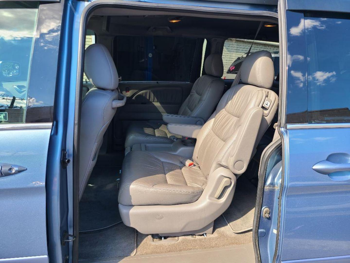 2008 BLUE HONDA ODYSSEY EXL (5FNRL38798B) with an 3.5L engine, Automatic transmission, located at 117 North Cameron Street, Harrisburg, PA, 17101, (717) 963-8962, 40.267021, -76.875351 - WE FINANCE!!! Good Credit/ Bad Credit/ No Credit - ALL Trade-Ins Welcomed!!! ***Guaranteed Credit Approval*** APPLY ONLINE or CALL us TODAY ;) Internet Prices and Marketplace Prices are SPECIAL discounted ***CASH DEALS*** Retail Prices are higher. Please call us to discuss your cash and finan - Photo#15