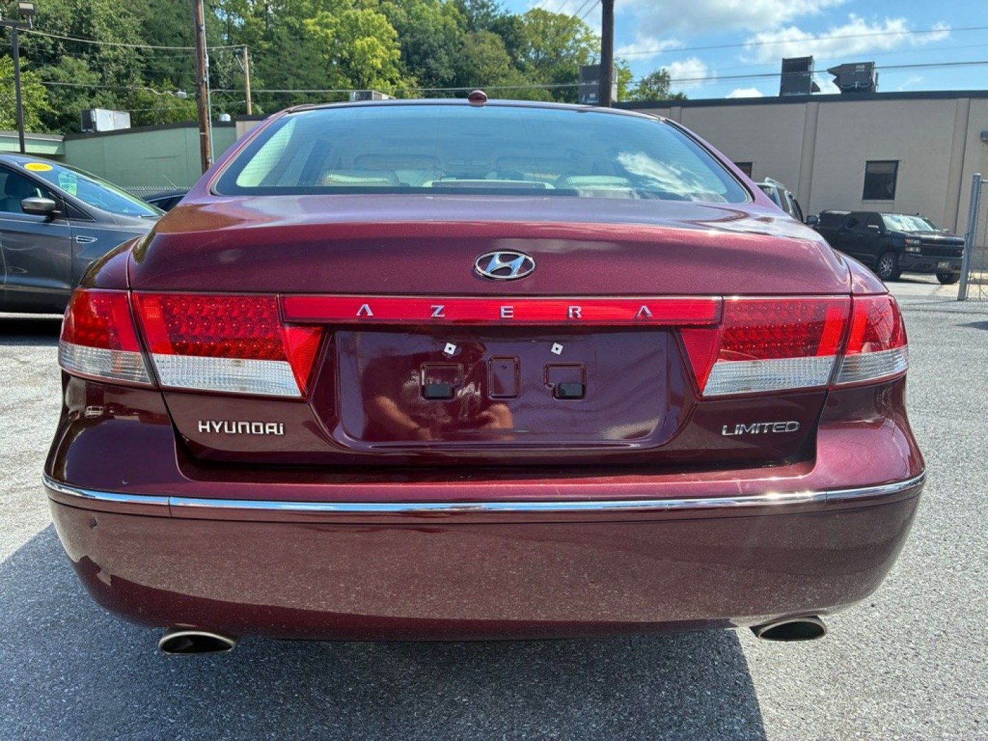 2008 RED HYUNDAI AZERA SE (KMHFC46FX8A) with an 3.8L engine, Automatic transmission, located at 117 North Cameron Street, Harrisburg, PA, 17101, (717) 963-8962, 40.267021, -76.875351 - This is a CASH deal only. WE FINANCE!!! MOST vehicles are available for financing. Good Credit/ Challenged Credit/ No Credit - ALL Trade-Ins Welcomed!!! APPLY ONLINE or CALL us TODAY Please call us to discuss your cash and/or financing options. Thanks for checking our inventory! We- Photo#3