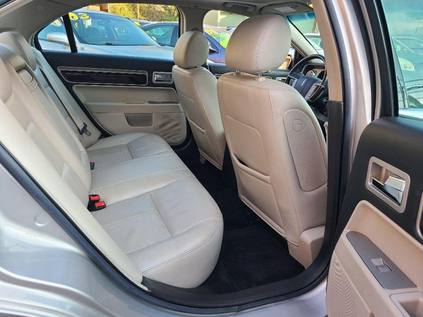 2008 SILVER LINCOLN MKZ SEDAN (3LNHM26TX8R) with an 3.5L engine, Automatic transmission, located at 117 North Cameron Street, Harrisburg, PA, 17101, (717) 963-8962, 40.267021, -76.875351 - WE FINANCE!!! Good Credit/ Bad Credit/ No Credit - ALL Trade-Ins Welcomed!!! ***Guaranteed Credit Approval*** APPLY ONLINE or CALL us TODAY ;) Internet Prices and Marketplace Prices are SPECIAL discounted ***CASH DEALS*** Retail Prices are higher. Please call us to discuss your cash and finan - Photo#11