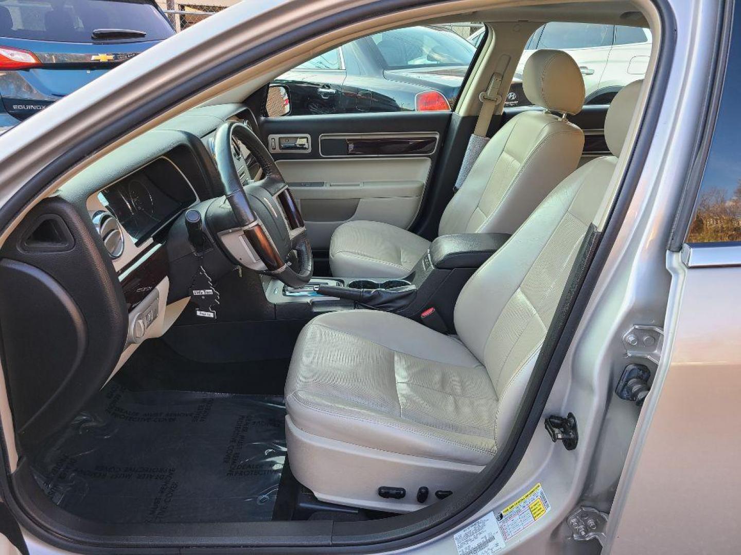 2008 SILVER LINCOLN MKZ SEDAN (3LNHM26TX8R) with an 3.5L engine, Automatic transmission, located at 117 North Cameron Street, Harrisburg, PA, 17101, (717) 963-8962, 40.267021, -76.875351 - WE FINANCE!!! Good Credit/ Bad Credit/ No Credit - ALL Trade-Ins Welcomed!!! ***Guaranteed Credit Approval*** APPLY ONLINE or CALL us TODAY ;) Internet Prices and Marketplace Prices are SPECIAL discounted ***CASH DEALS*** Retail Prices are higher. Please call us to discuss your cash and finan - Photo#13