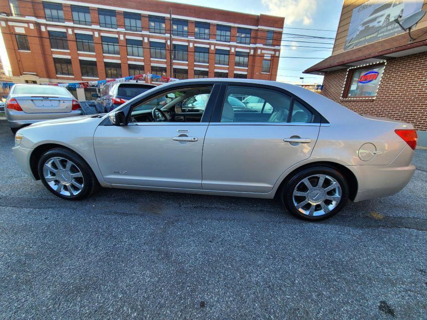 2008 SILVER LINCOLN MKZ SEDAN (3LNHM26TX8R) with an 3.5L engine, Automatic transmission, located at 117 North Cameron Street, Harrisburg, PA, 17101, (717) 963-8962, 40.267021, -76.875351 - WE FINANCE!!! Good Credit/ Bad Credit/ No Credit - ALL Trade-Ins Welcomed!!! ***Guaranteed Credit Approval*** APPLY ONLINE or CALL us TODAY ;) Internet Prices and Marketplace Prices are SPECIAL discounted ***CASH DEALS*** Retail Prices are higher. Please call us to discuss your cash and finan - Photo#1