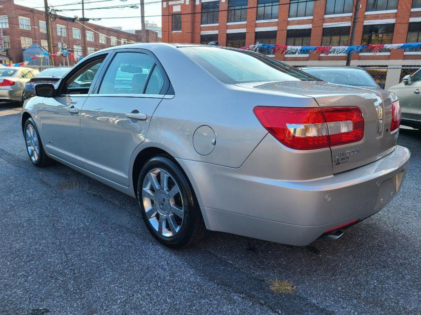 2008 SILVER LINCOLN MKZ SEDAN (3LNHM26TX8R) with an 3.5L engine, Automatic transmission, located at 117 North Cameron Street, Harrisburg, PA, 17101, (717) 963-8962, 40.267021, -76.875351 - WE FINANCE!!! Good Credit/ Bad Credit/ No Credit - ALL Trade-Ins Welcomed!!! ***Guaranteed Credit Approval*** APPLY ONLINE or CALL us TODAY ;) Internet Prices and Marketplace Prices are SPECIAL discounted ***CASH DEALS*** Retail Prices are higher. Please call us to discuss your cash and finan - Photo#2