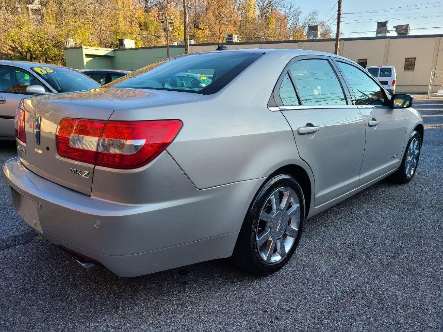 2008 SILVER LINCOLN MKZ SEDAN (3LNHM26TX8R) with an 3.5L engine, Automatic transmission, located at 117 North Cameron Street, Harrisburg, PA, 17101, (717) 963-8962, 40.267021, -76.875351 - WE FINANCE!!! Good Credit/ Bad Credit/ No Credit - ALL Trade-Ins Welcomed!!! ***Guaranteed Credit Approval*** APPLY ONLINE or CALL us TODAY ;) Internet Prices and Marketplace Prices are SPECIAL discounted ***CASH DEALS*** Retail Prices are higher. Please call us to discuss your cash and finan - Photo#4