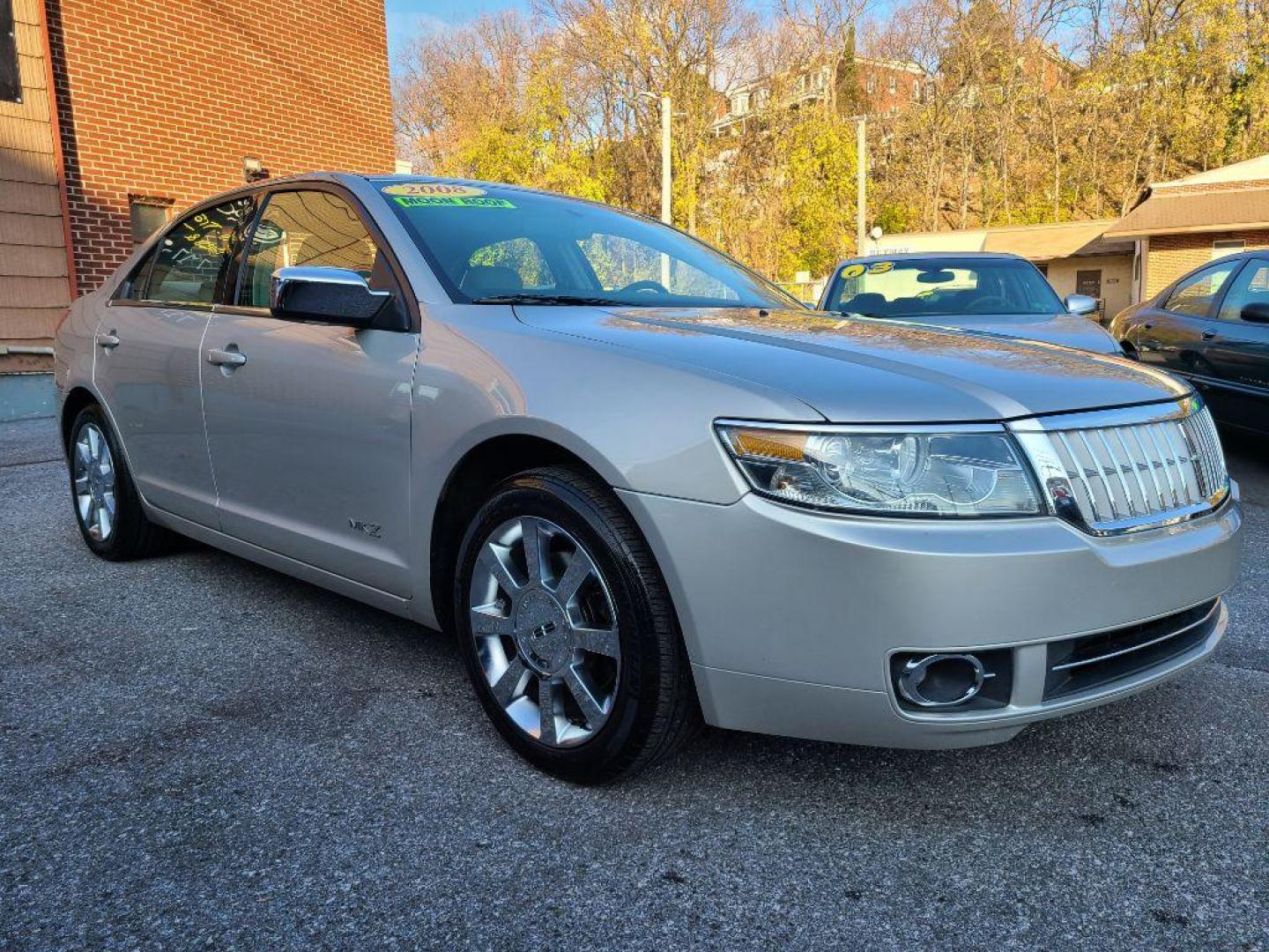 2008 SILVER LINCOLN MKZ SEDAN (3LNHM26TX8R) with an 3.5L engine, Automatic transmission, located at 117 North Cameron Street, Harrisburg, PA, 17101, (717) 963-8962, 40.267021, -76.875351 - WE FINANCE!!! Good Credit/ Bad Credit/ No Credit - ALL Trade-Ins Welcomed!!! ***Guaranteed Credit Approval*** APPLY ONLINE or CALL us TODAY ;) Internet Prices and Marketplace Prices are SPECIAL discounted ***CASH DEALS*** Retail Prices are higher. Please call us to discuss your cash and finan - Photo#6