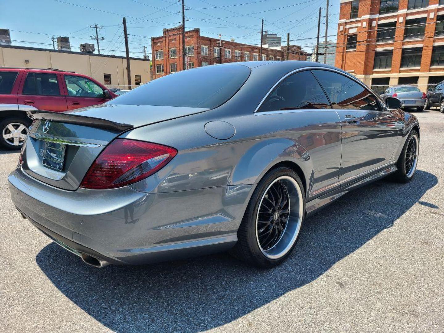 2008 GRAY MERCEDES-BENZ CL 550 (WDDEJ71X88A) with an 5.5L engine, Automatic transmission, located at 117 North Cameron Street, Harrisburg, PA, 17101, (717) 963-8962, 40.267021, -76.875351 - WE FINANCE!!! Good Credit/ Bad Credit/ No Credit - ALL Trade-Ins Welcomed!!! ***Guaranteed Credit Approval*** APPLY ONLINE or CALL us TODAY ;) Internet Prices and Marketplace Prices are SPECIAL discounted ***CASH DEALS*** Retail Prices are higher. Please call us to discuss your cash and finan - Photo#5