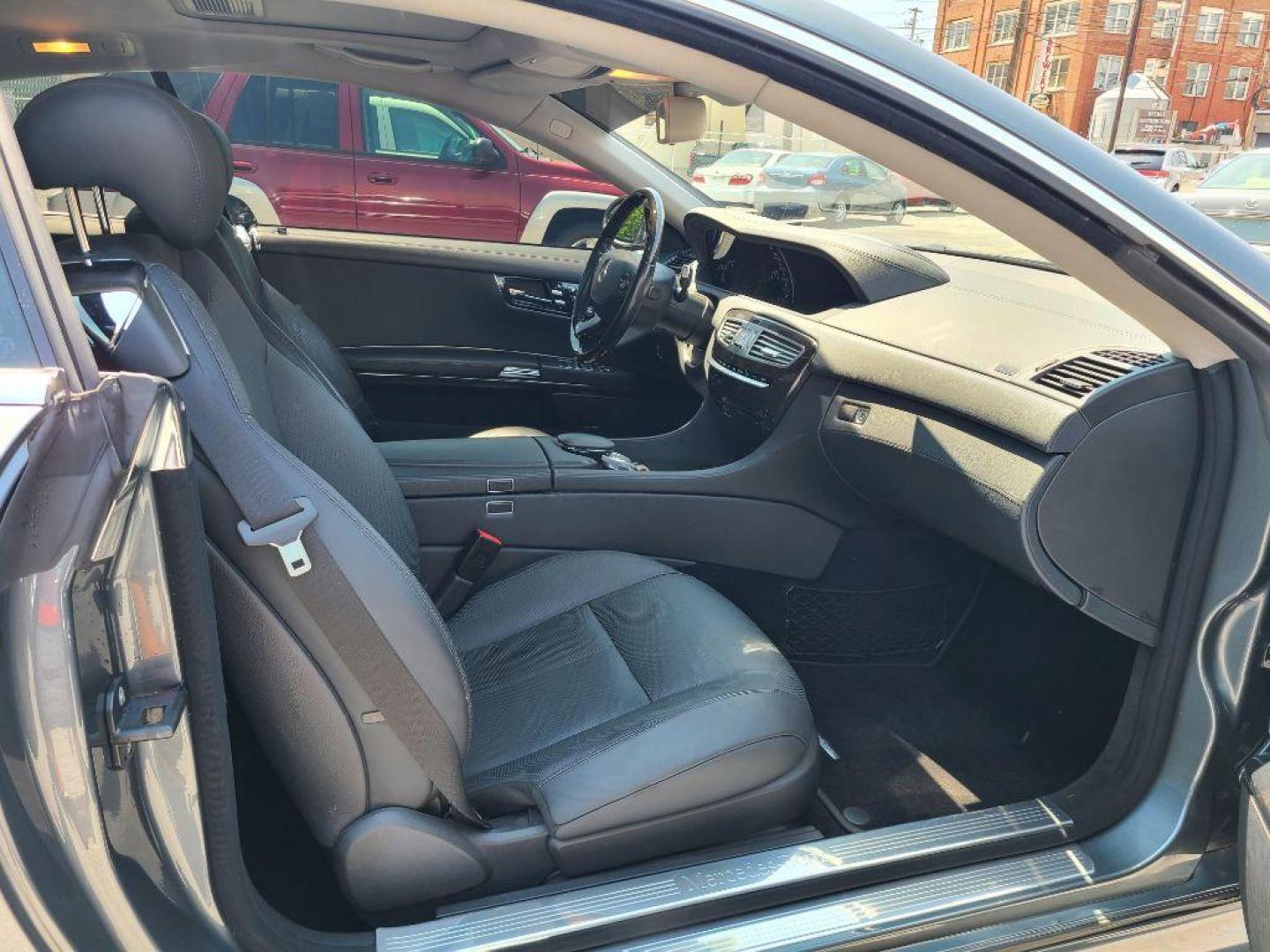 2008 GRAY MERCEDES-BENZ CL 550 (WDDEJ71X88A) with an 5.5L engine, Automatic transmission, located at 117 North Cameron Street, Harrisburg, PA, 17101, (717) 963-8962, 40.267021, -76.875351 - WE FINANCE!!! Good Credit/ Bad Credit/ No Credit - ALL Trade-Ins Welcomed!!! ***Guaranteed Credit Approval*** APPLY ONLINE or CALL us TODAY ;) Internet Prices and Marketplace Prices are SPECIAL discounted ***CASH DEALS*** Retail Prices are higher. Please call us to discuss your cash and finan - Photo#10