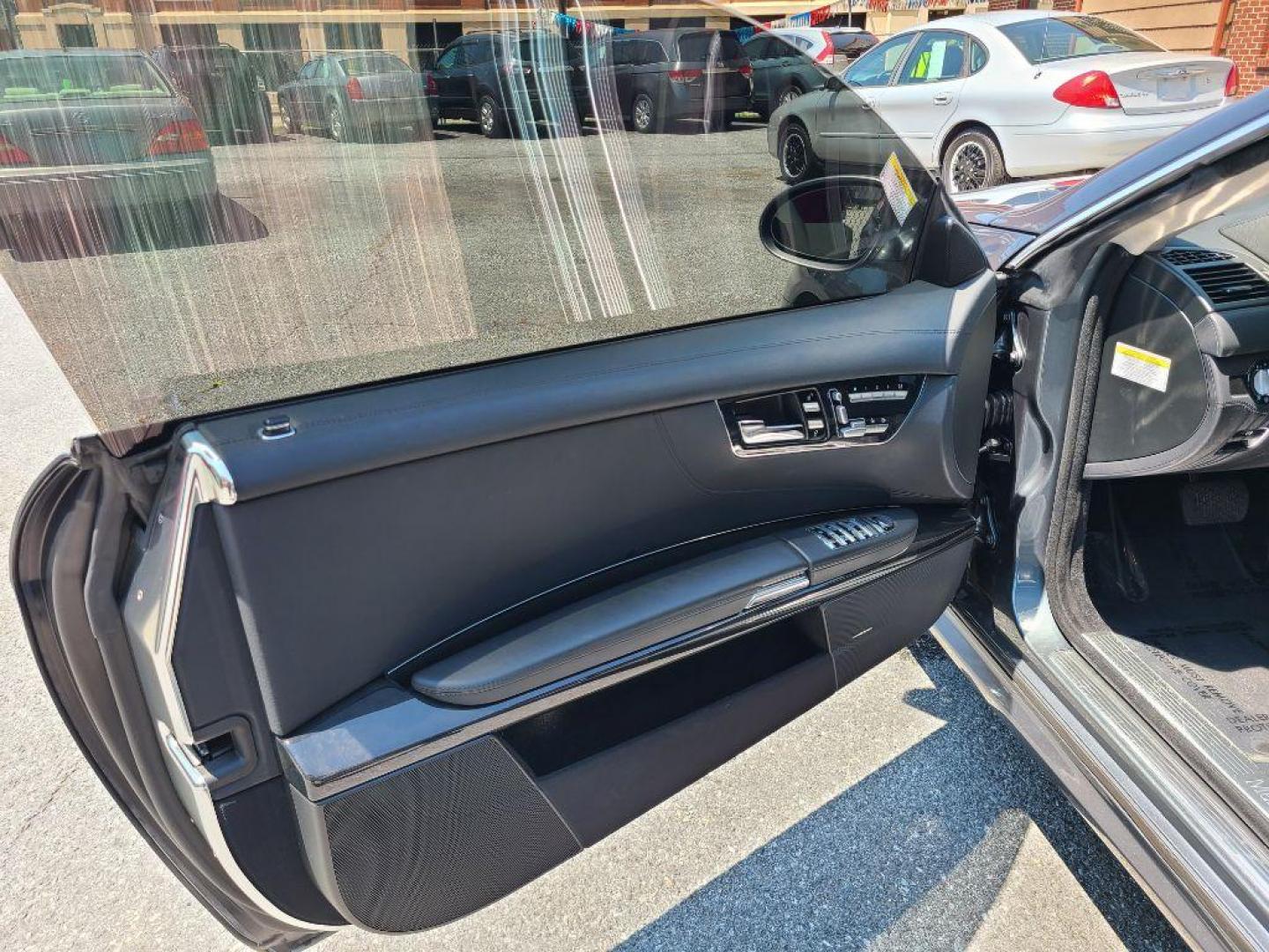2008 GRAY MERCEDES-BENZ CL 550 (WDDEJ71X88A) with an 5.5L engine, Automatic transmission, located at 117 North Cameron Street, Harrisburg, PA, 17101, (717) 963-8962, 40.267021, -76.875351 - WE FINANCE!!! Good Credit/ Bad Credit/ No Credit - ALL Trade-Ins Welcomed!!! ***Guaranteed Credit Approval*** APPLY ONLINE or CALL us TODAY ;) Internet Prices and Marketplace Prices are SPECIAL discounted ***CASH DEALS*** Retail Prices are higher. Please call us to discuss your cash and finan - Photo#11
