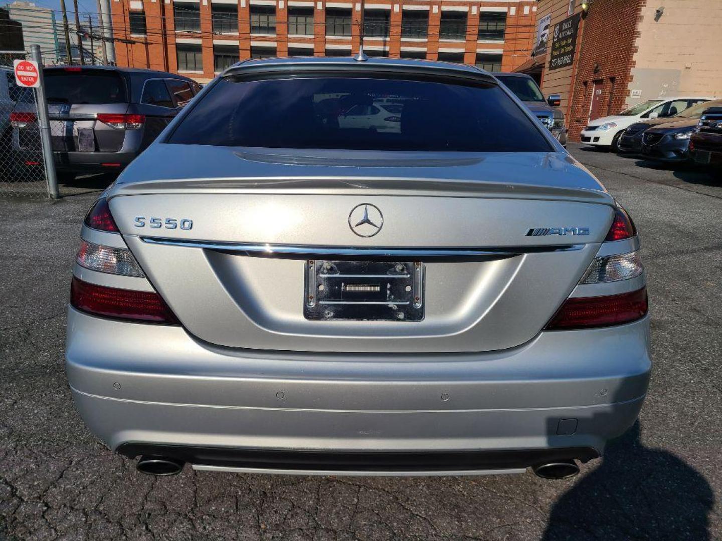 2008 SILVER MERCEDES-BENZ S-CLASS S550 4MATIC (WDDNG86X58A) with an 5.5L engine, Automatic transmission, located at 7981 Paxton Street, Harrisburg, PA, 17111, (717) 561-2926, 40.261490, -76.749229 - WE FINANCE!!! Good Credit/ Bad Credit/ No Credit - ALL Trade-Ins Welcomed!!! ***Guaranteed Credit Approval*** APPLY ONLINE or CALL us TODAY ;) Internet Prices and Marketplace Prices are SPECIAL discounted ***CASH DEALS*** Retail Prices are higher. Please call us to discuss your cash and finan - Photo#3