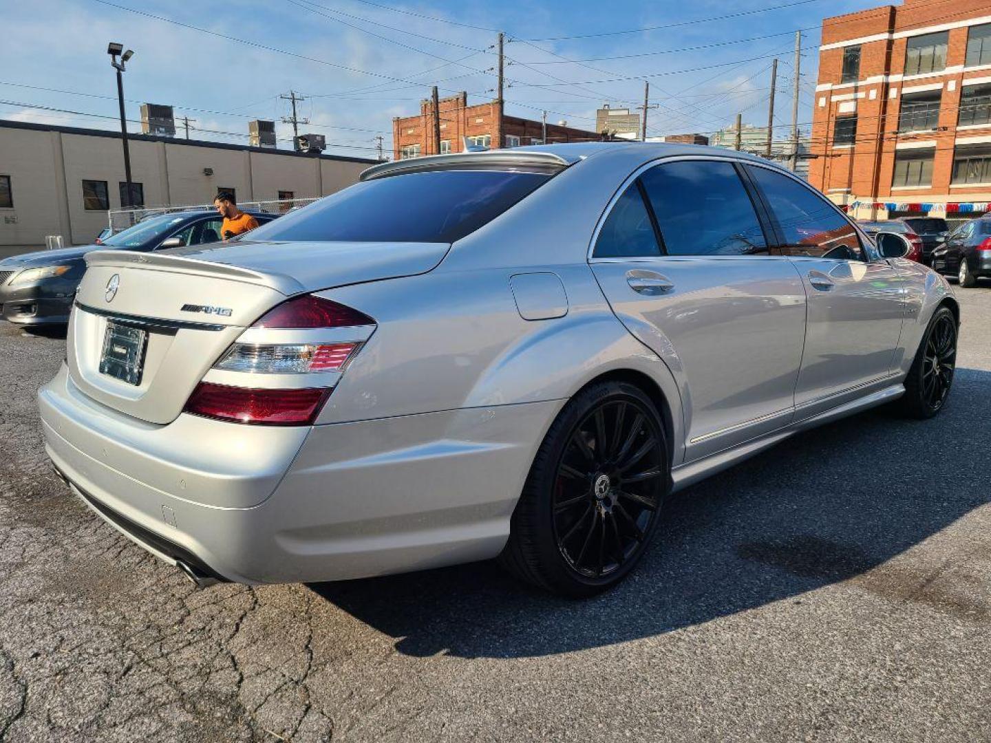 2008 SILVER MERCEDES-BENZ S-CLASS S550 4MATIC (WDDNG86X58A) with an 5.5L engine, Automatic transmission, located at 7981 Paxton Street, Harrisburg, PA, 17111, (717) 561-2926, 40.261490, -76.749229 - WE FINANCE!!! Good Credit/ Bad Credit/ No Credit - ALL Trade-Ins Welcomed!!! ***Guaranteed Credit Approval*** APPLY ONLINE or CALL us TODAY ;) Internet Prices and Marketplace Prices are SPECIAL discounted ***CASH DEALS*** Retail Prices are higher. Please call us to discuss your cash and finan - Photo#6