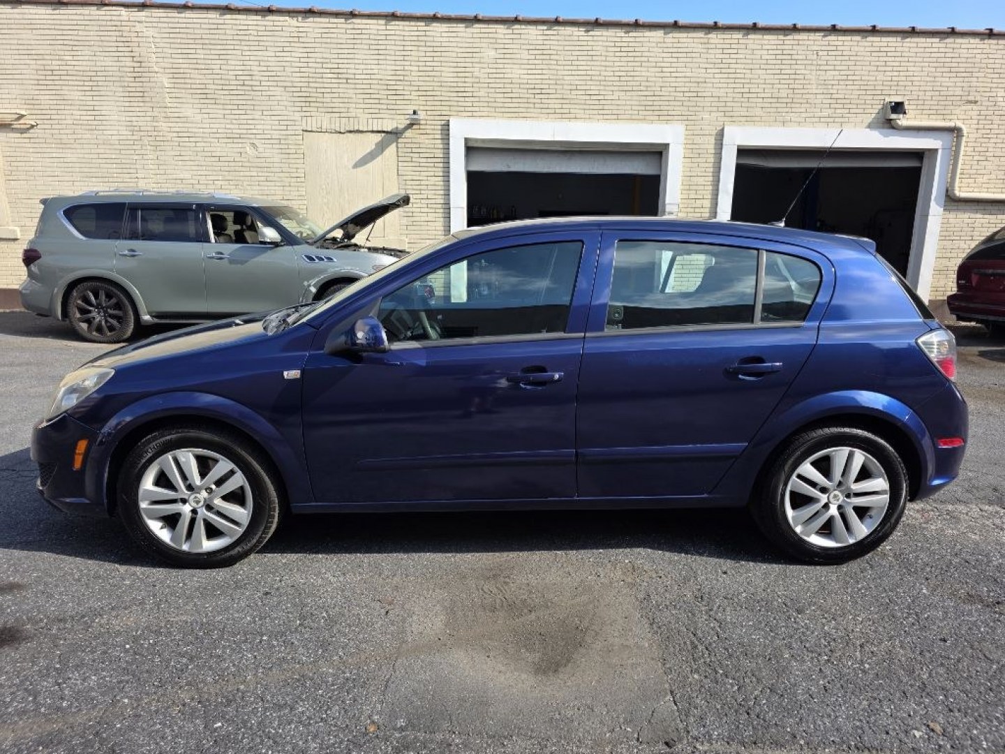 2008 BLUE SATURN ASTRA XE (W08AR671185) with an 1.8L engine, Automatic transmission, located at 117 North Cameron Street, Harrisburg, PA, 17101, (717) 963-8962, 40.267021, -76.875351- Photo#1