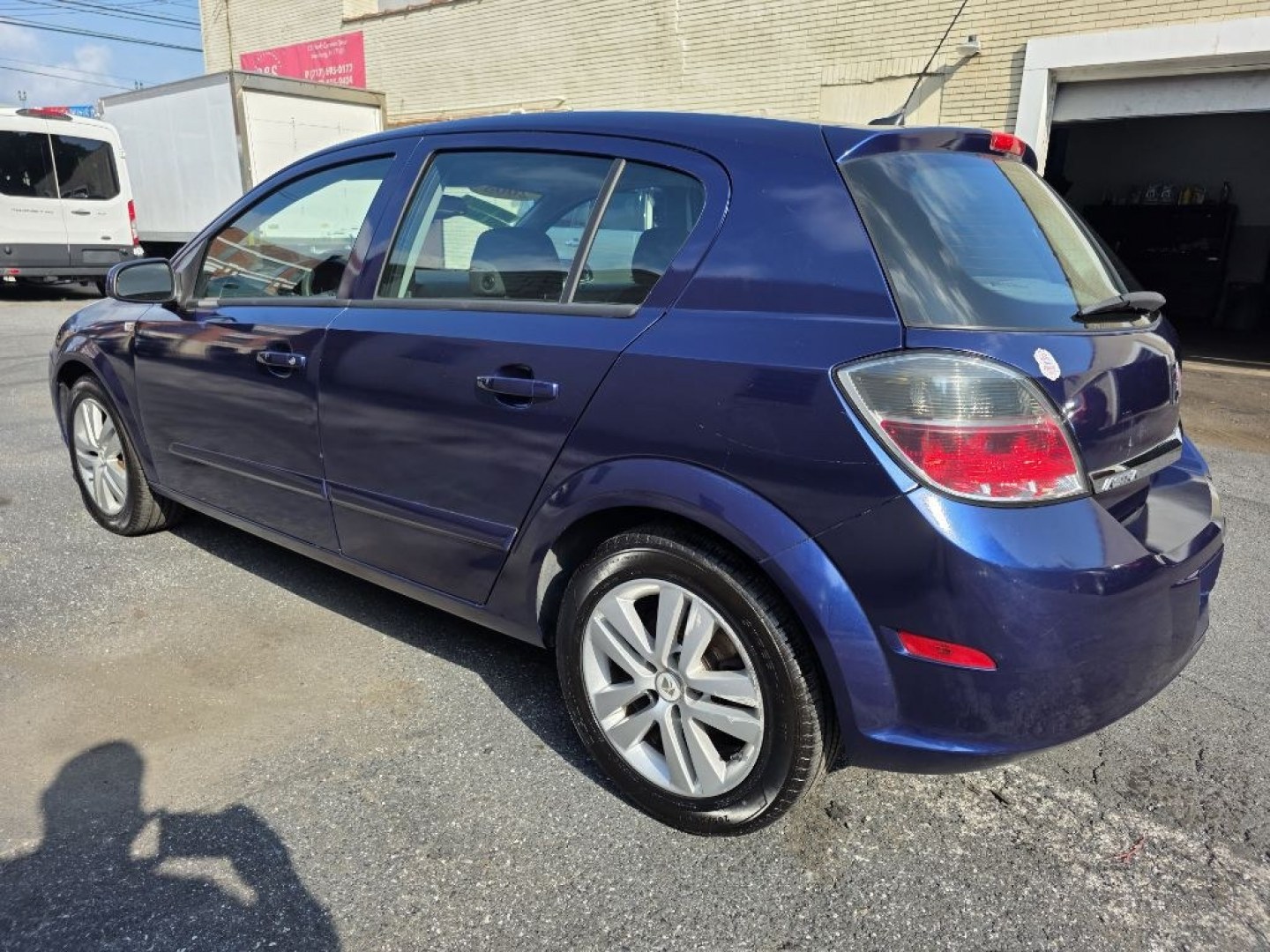 2008 BLUE SATURN ASTRA XE (W08AR671185) with an 1.8L engine, Automatic transmission, located at 117 North Cameron Street, Harrisburg, PA, 17101, (717) 963-8962, 40.267021, -76.875351- Photo#2