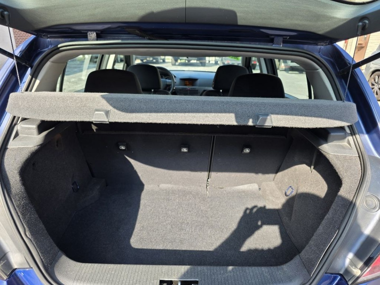2008 BLUE SATURN ASTRA XE (W08AR671185) with an 1.8L engine, Automatic transmission, located at 117 North Cameron Street, Harrisburg, PA, 17101, (717) 963-8962, 40.267021, -76.875351- Photo#10