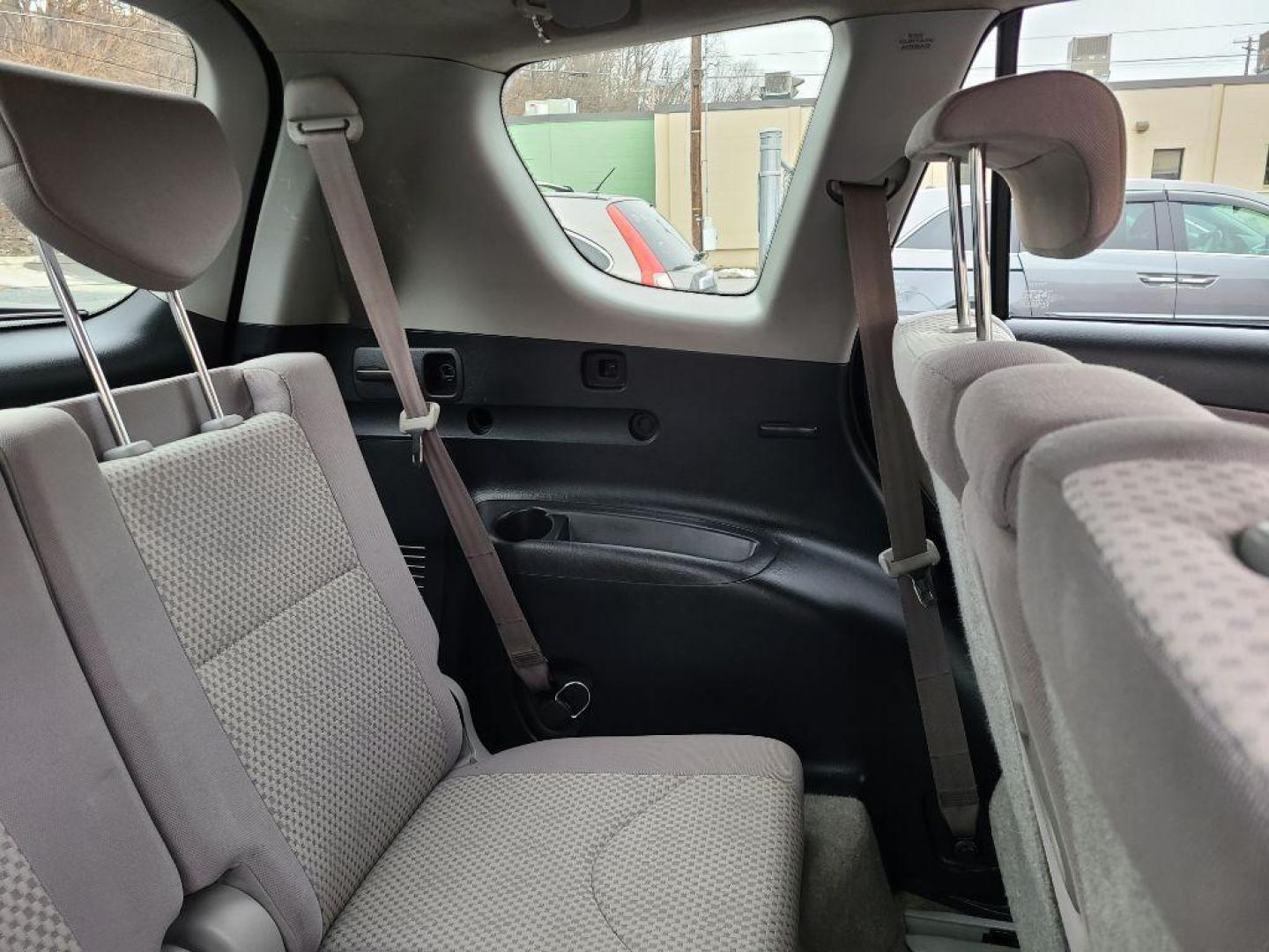2008 SILVER TOYOTA RAV4 4WD (JTMBD35VX85) with an 2.4L engine, Automatic transmission, located at 117 North Cameron Street, Harrisburg, PA, 17101, (717) 963-8962, 40.267021, -76.875351 - Photo#10