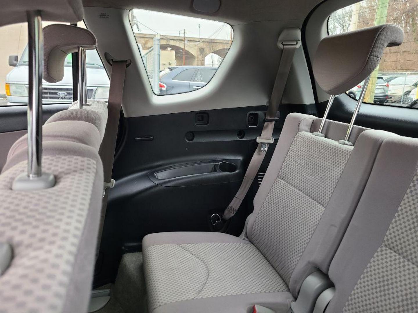 2008 SILVER TOYOTA RAV4 4WD (JTMBD35VX85) with an 2.4L engine, Automatic transmission, located at 117 North Cameron Street, Harrisburg, PA, 17101, (717) 963-8962, 40.267021, -76.875351 - Photo#13