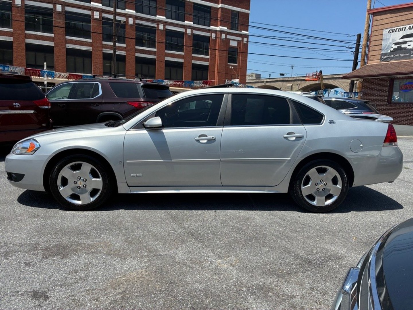 2009 SILVER CHEVROLET IMPALA SS (2G1WD57C091) with an 5.3L engine, Automatic transmission, located at 117 North Cameron Street, Harrisburg, PA, 17101, (717) 963-8962, 40.267021, -76.875351 - WE FINANCE!!! MOST vehicles are available for financing. Good Credit/ Challenged Credit/ No Credit - ALL Trade-Ins Welcomed!!! APPLY ONLINE or CALL us TODAY Please call us to discuss your cash and/or financing options. Thanks for checking our inventory! We're here to help.- Photo#1
