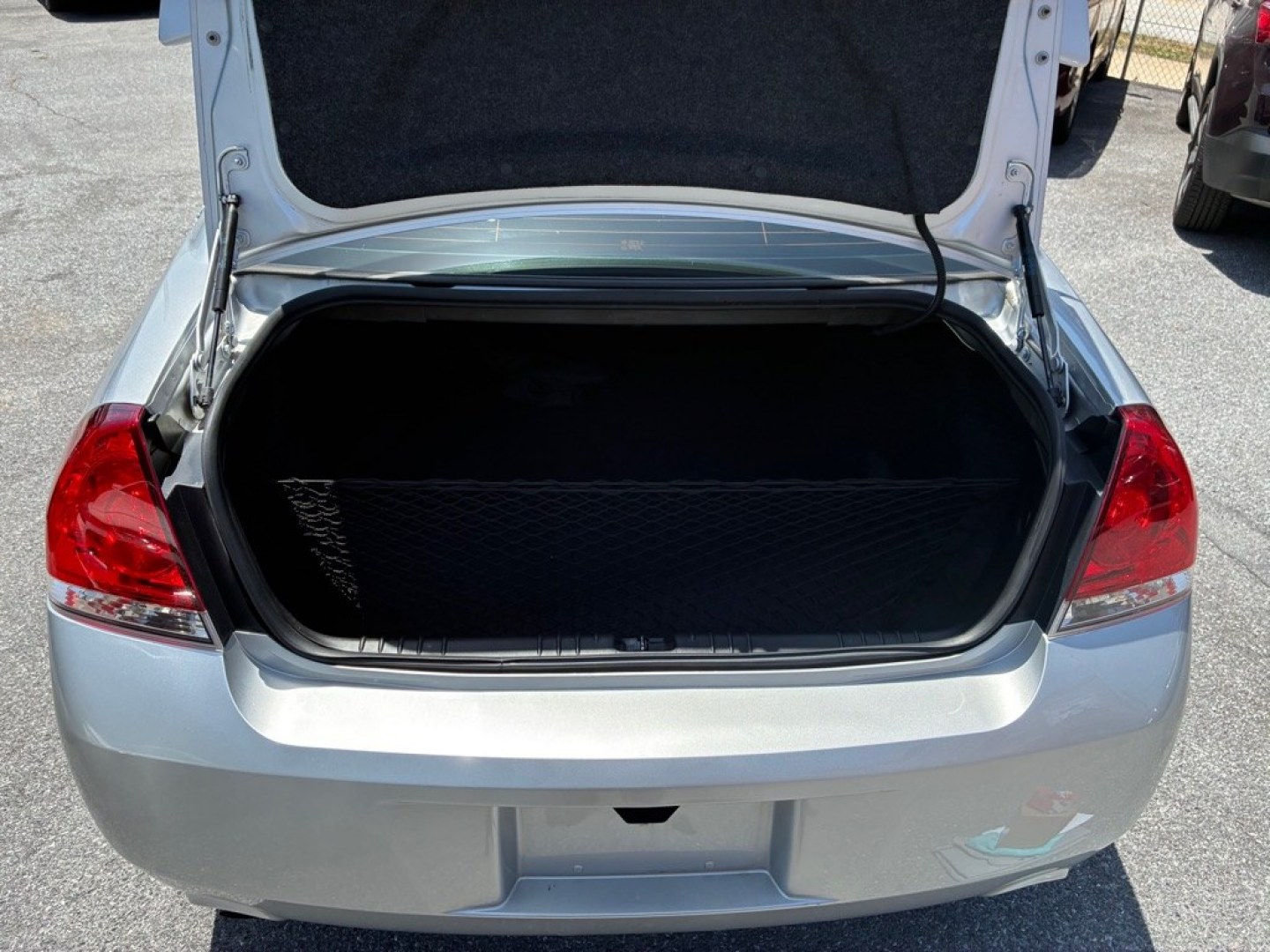 2009 SILVER CHEVROLET IMPALA SS (2G1WD57C091) with an 5.3L engine, Automatic transmission, located at 117 North Cameron Street, Harrisburg, PA, 17101, (717) 963-8962, 40.267021, -76.875351 - WE FINANCE!!! MOST vehicles are available for financing. Good Credit/ Challenged Credit/ No Credit - ALL Trade-Ins Welcomed!!! APPLY ONLINE or CALL us TODAY Please call us to discuss your cash and/or financing options. Thanks for checking our inventory! We're here to help.- Photo#10