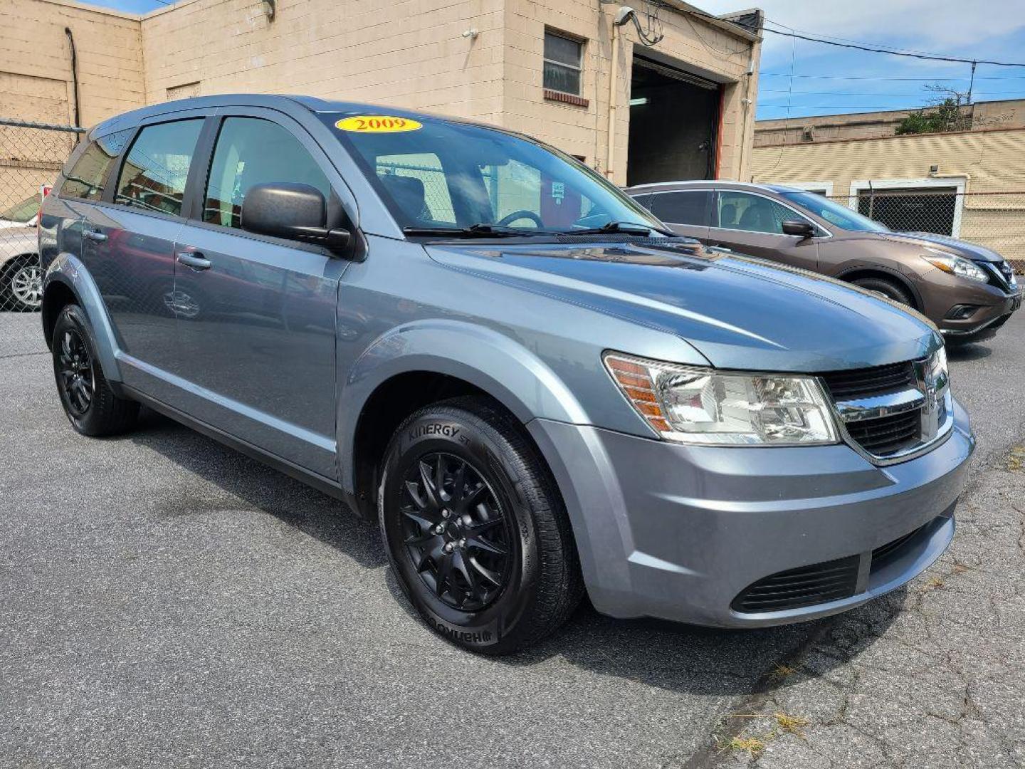 2009 GRAY DODGE JOURNEY SE (3D4GG47B09T) with an 2.4L engine, Automatic transmission, located at 117 North Cameron Street, Harrisburg, PA, 17101, (717) 963-8962, 40.267021, -76.875351 - WE FINANCE!!! Good Credit/ Bad Credit/ No Credit - ALL Trade-Ins Welcomed!!! ***Guaranteed Credit Approval*** APPLY ONLINE or CALL us TODAY ;) Internet Prices and Marketplace Prices are SPECIAL discounted ***CASH DEALS*** Retail Prices are higher. Please call us to discuss your cash and finan - Photo#6