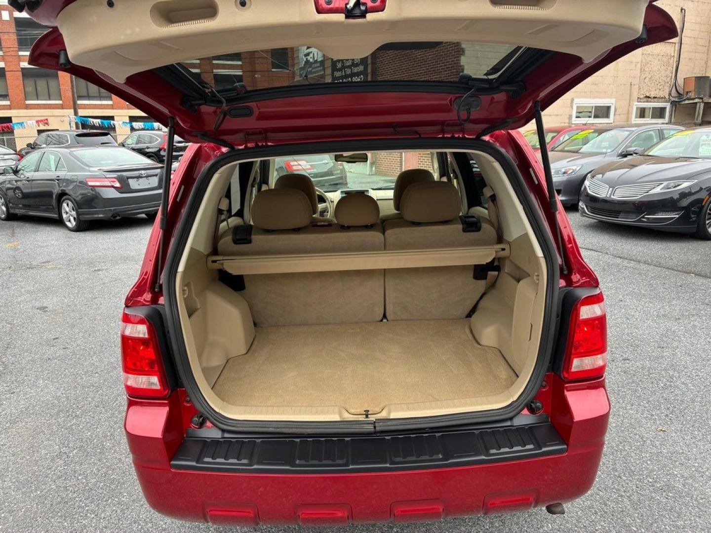 2009 RED FORD ESCAPE XLT (1FMCU93G79K) with an 3.0L engine, Automatic transmission, located at 117 North Cameron Street, Harrisburg, PA, 17101, (717) 963-8962, 40.267021, -76.875351- Photo#10