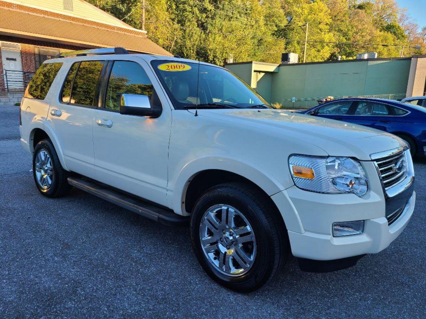 2009 WHITE FORD EXPLORER LIMITED (1FMEU75809U) with an 4.6L engine, Automatic transmission, located at 117 North Cameron Street, Harrisburg, PA, 17101, (717) 963-8962, 40.267021, -76.875351 - WE FINANCE!!! Good Credit/ Bad Credit/ No Credit - ALL Trade-Ins Welcomed!!! ***Guaranteed Credit Approval*** APPLY ONLINE or CALL us TODAY ;) Please call us to discuss your cash and financing options. - Photo#5