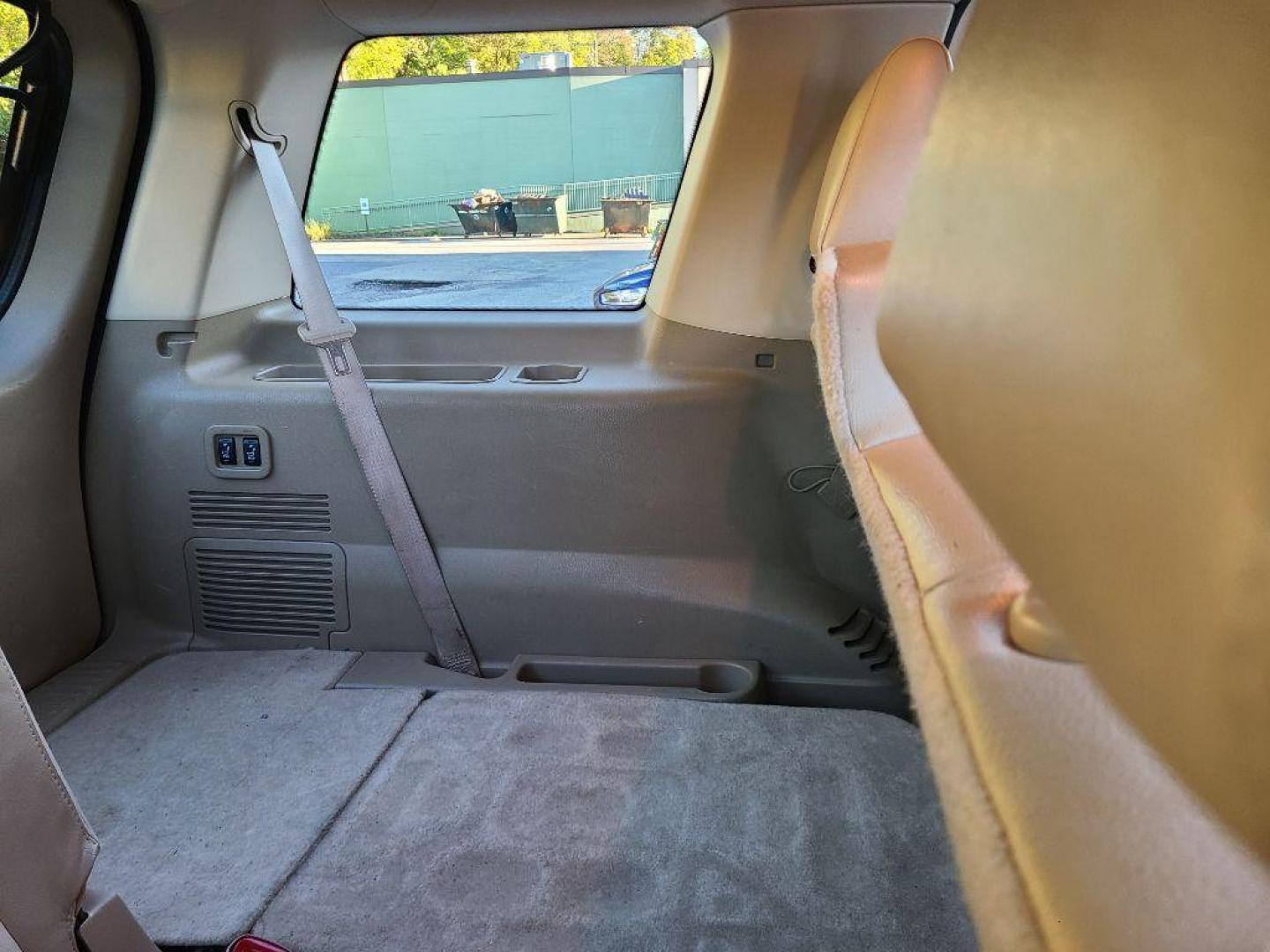 2009 WHITE FORD EXPLORER LIMITED (1FMEU75809U) with an 4.6L engine, Automatic transmission, located at 117 North Cameron Street, Harrisburg, PA, 17101, (717) 963-8962, 40.267021, -76.875351 - WE FINANCE!!! Good Credit/ Bad Credit/ No Credit - ALL Trade-Ins Welcomed!!! ***Guaranteed Credit Approval*** APPLY ONLINE or CALL us TODAY ;) Please call us to discuss your cash and financing options. - Photo#9