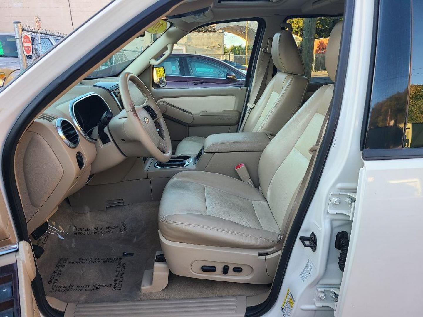 2009 WHITE FORD EXPLORER LIMITED (1FMEU75809U) with an 4.6L engine, Automatic transmission, located at 117 North Cameron Street, Harrisburg, PA, 17101, (717) 963-8962, 40.267021, -76.875351 - WE FINANCE!!! Good Credit/ Bad Credit/ No Credit - ALL Trade-Ins Welcomed!!! ***Guaranteed Credit Approval*** APPLY ONLINE or CALL us TODAY ;) Please call us to discuss your cash and financing options. - Photo#15