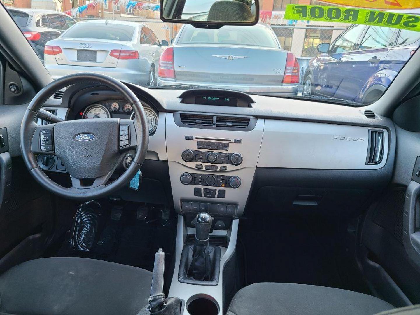 2009 SILVER FORD FOCUS SES (1FAHP36N99W) with an 2.0L engine, Automatic transmission, located at 117 North Cameron Street, Harrisburg, PA, 17101, (717) 963-8962, 40.267021, -76.875351 - WE FINANCE!!! Good Credit/ Bad Credit/ No Credit - ALL Trade-Ins Welcomed!!! ***Guaranteed Credit Approval*** APPLY ONLINE or CALL us TODAY ;) Internet Prices and Marketplace Prices are SPECIAL discounted ***CASH DEALS*** Retail Prices are higher. Please call us to discuss your cash and finan - Photo#12