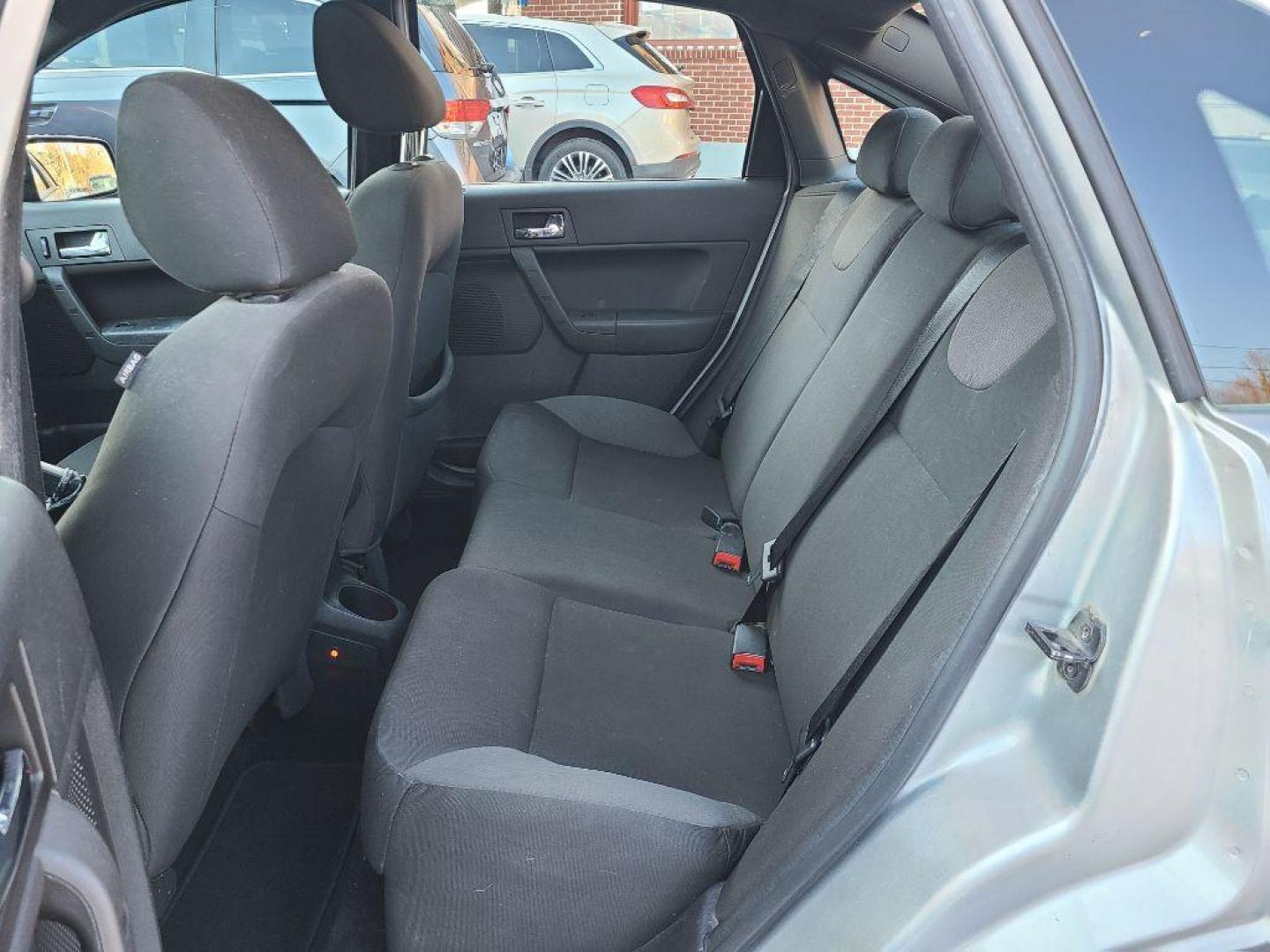 2009 SILVER FORD FOCUS SES (1FAHP36N99W) with an 2.0L engine, Automatic transmission, located at 117 North Cameron Street, Harrisburg, PA, 17101, (717) 963-8962, 40.267021, -76.875351 - WE FINANCE!!! Good Credit/ Bad Credit/ No Credit - ALL Trade-Ins Welcomed!!! ***Guaranteed Credit Approval*** APPLY ONLINE or CALL us TODAY ;) Internet Prices and Marketplace Prices are SPECIAL discounted ***CASH DEALS*** Retail Prices are higher. Please call us to discuss your cash and finan - Photo#14