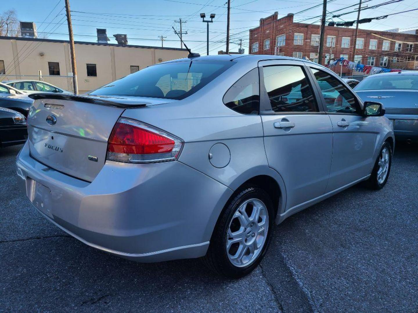 2009 SILVER FORD FOCUS SES (1FAHP36N99W) with an 2.0L engine, Automatic transmission, located at 117 North Cameron Street, Harrisburg, PA, 17101, (717) 963-8962, 40.267021, -76.875351 - WE FINANCE!!! Good Credit/ Bad Credit/ No Credit - ALL Trade-Ins Welcomed!!! ***Guaranteed Credit Approval*** APPLY ONLINE or CALL us TODAY ;) Internet Prices and Marketplace Prices are SPECIAL discounted ***CASH DEALS*** Retail Prices are higher. Please call us to discuss your cash and finan - Photo#7