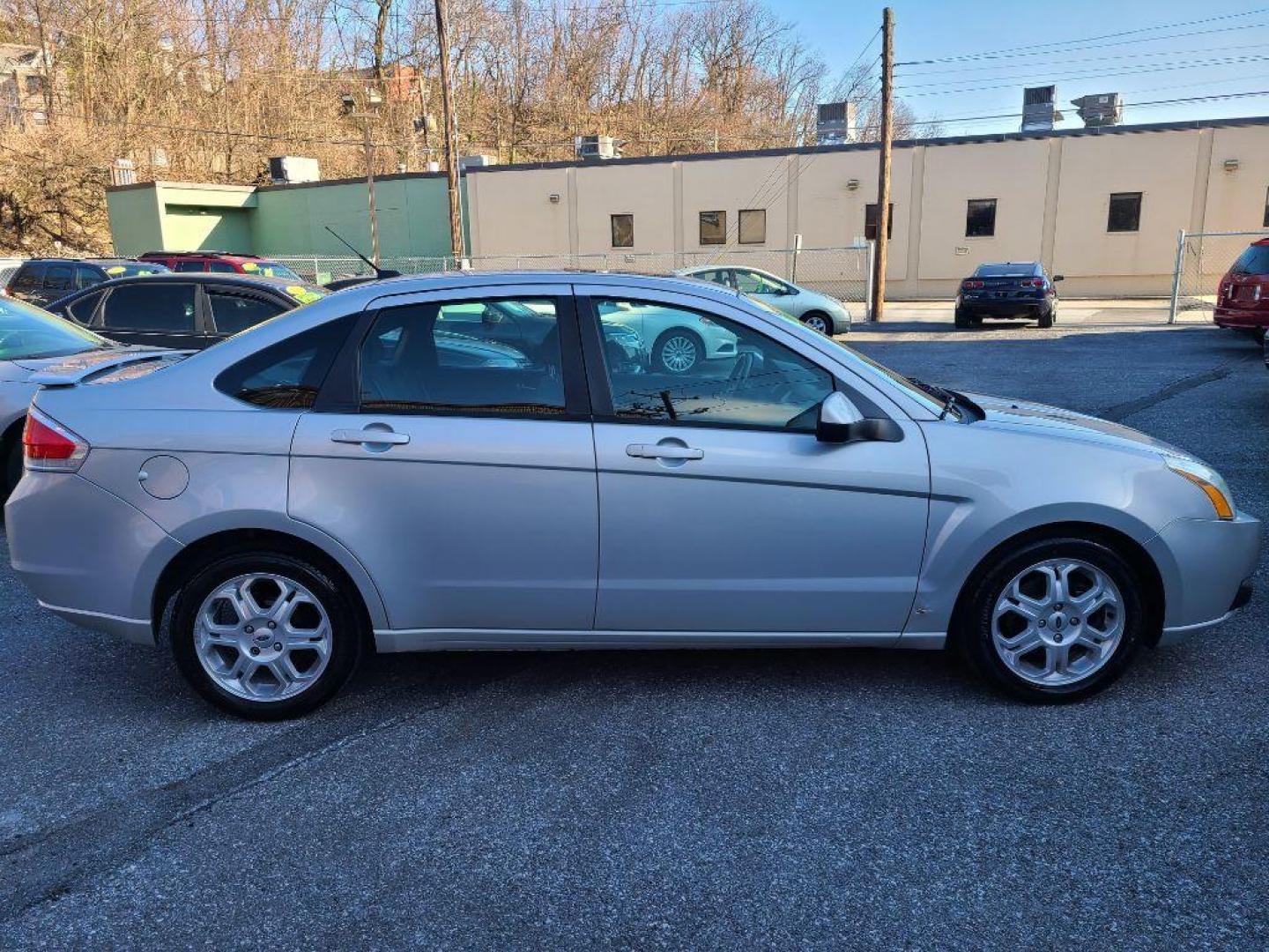 2009 SILVER FORD FOCUS SES (1FAHP36N99W) with an 2.0L engine, Automatic transmission, located at 117 North Cameron Street, Harrisburg, PA, 17101, (717) 963-8962, 40.267021, -76.875351 - WE FINANCE!!! Good Credit/ Bad Credit/ No Credit - ALL Trade-Ins Welcomed!!! ***Guaranteed Credit Approval*** APPLY ONLINE or CALL us TODAY ;) Internet Prices and Marketplace Prices are SPECIAL discounted ***CASH DEALS*** Retail Prices are higher. Please call us to discuss your cash and finan - Photo#8