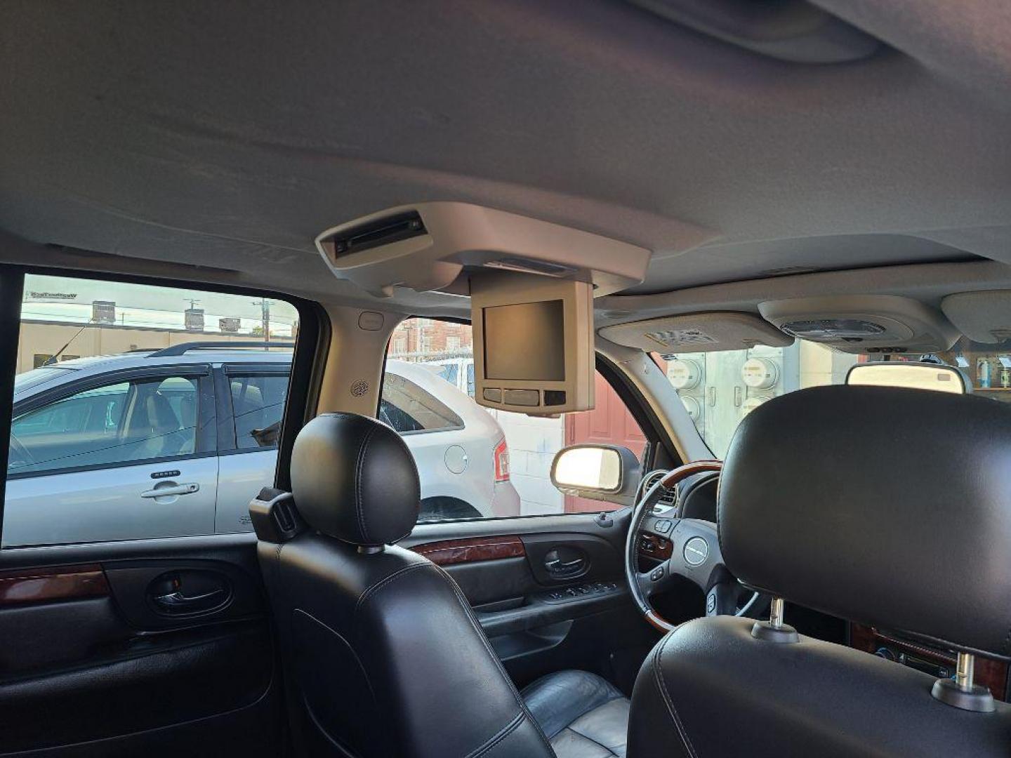 2009 BLACK GMC ENVOY DENALI (1GKET53M192) with an 5.3L engine, Automatic transmission, located at 117 North Cameron Street, Harrisburg, PA, 17101, (717) 963-8962, 40.267021, -76.875351 - WE FINANCE!!! Good Credit/ Bad Credit/ No Credit - ALL Trade-Ins Welcomed!!! ***Guaranteed Credit Approval*** APPLY ONLINE or CALL us TODAY ;) Please call us to discuss your cash and financing options. - Photo#11