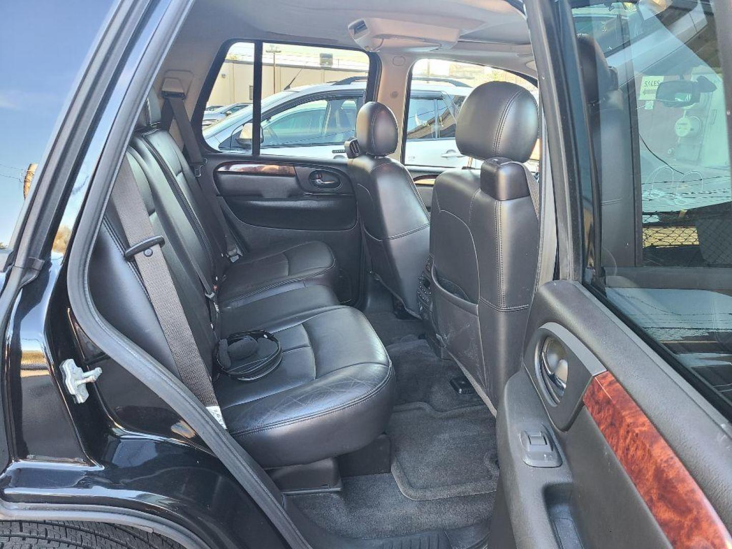 2009 BLACK GMC ENVOY DENALI (1GKET53M192) with an 5.3L engine, Automatic transmission, located at 117 North Cameron Street, Harrisburg, PA, 17101, (717) 963-8962, 40.267021, -76.875351 - WE FINANCE!!! Good Credit/ Bad Credit/ No Credit - ALL Trade-Ins Welcomed!!! ***Guaranteed Credit Approval*** APPLY ONLINE or CALL us TODAY ;) Please call us to discuss your cash and financing options. - Photo#12