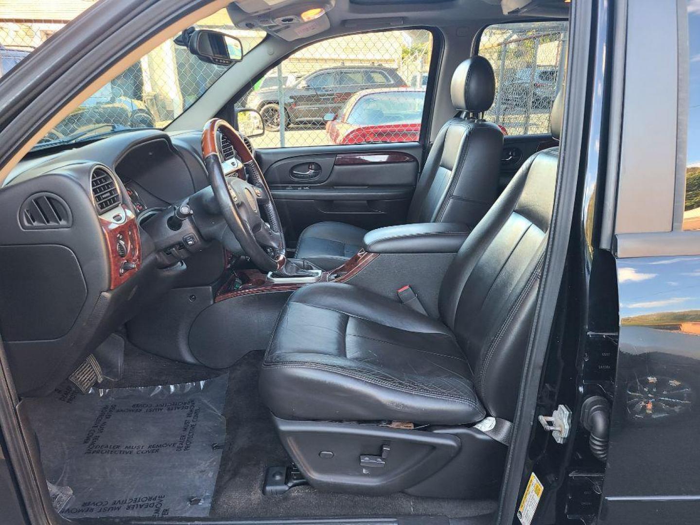 2009 BLACK GMC ENVOY DENALI (1GKET53M192) with an 5.3L engine, Automatic transmission, located at 117 North Cameron Street, Harrisburg, PA, 17101, (717) 963-8962, 40.267021, -76.875351 - WE FINANCE!!! Good Credit/ Bad Credit/ No Credit - ALL Trade-Ins Welcomed!!! ***Guaranteed Credit Approval*** APPLY ONLINE or CALL us TODAY ;) Please call us to discuss your cash and financing options. - Photo#15