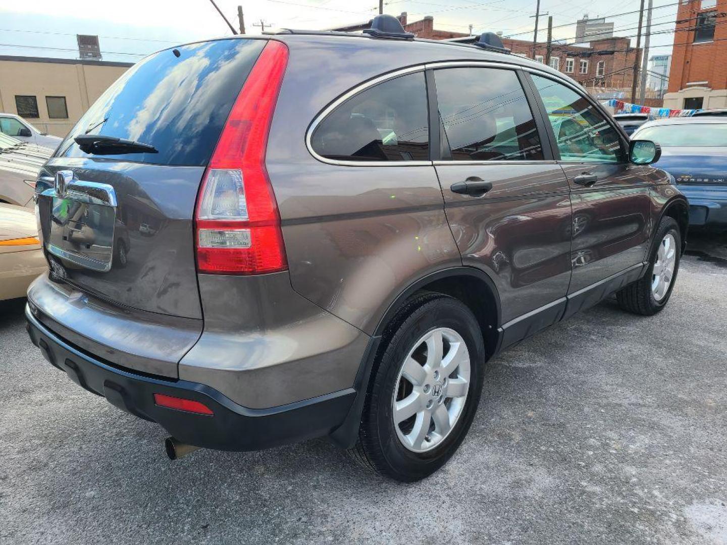 2009 GRAY HONDA CR-V EX (5J6RE48579L) with an 2.4L engine, Automatic transmission, located at 117 North Cameron Street, Harrisburg, PA, 17101, (717) 963-8962, 40.267021, -76.875351 - Photo#4