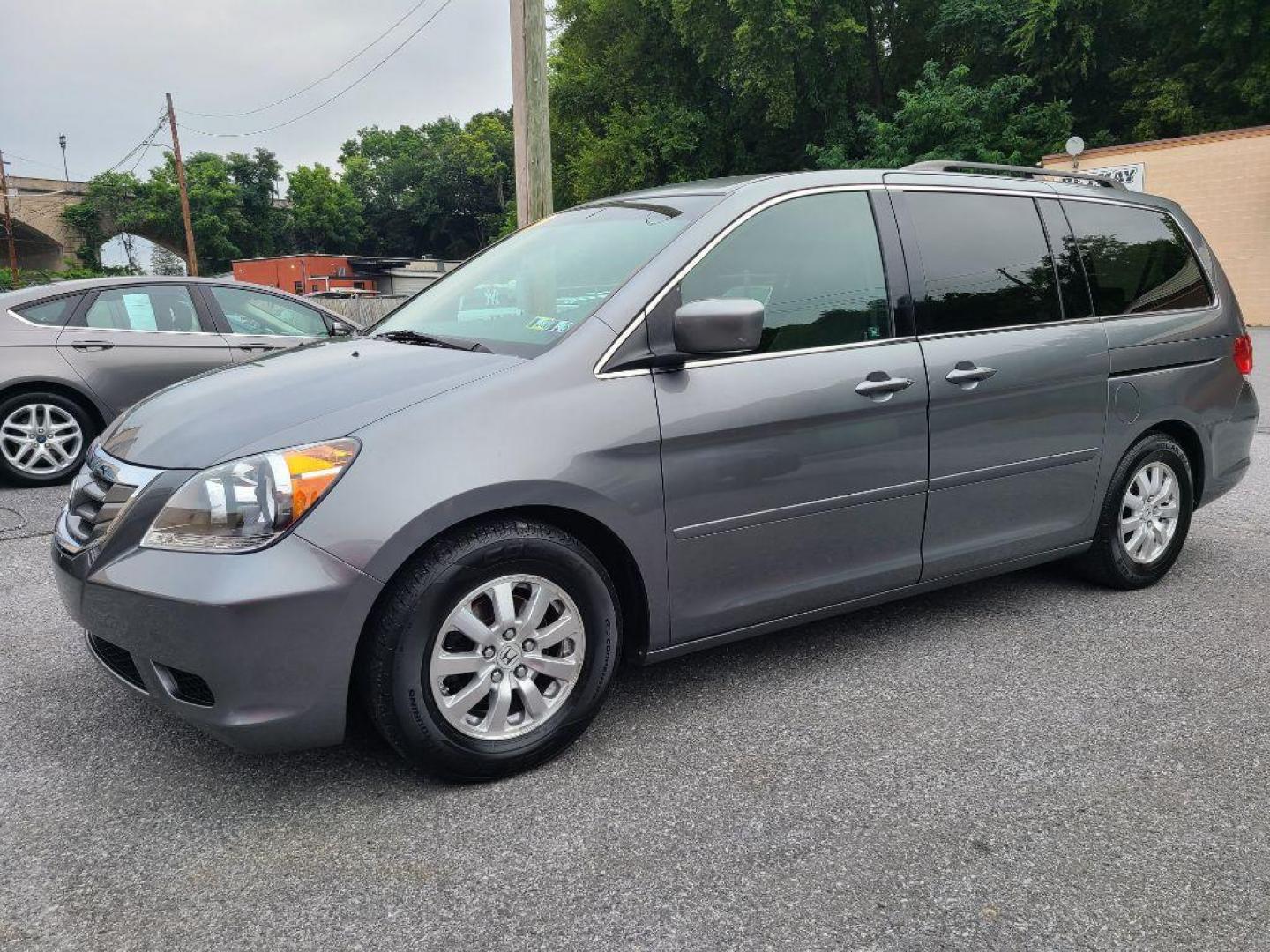 2009 SILVER HONDA ODYSSEY EX (5FNRL38449B) with an 3.5L engine, Automatic transmission, located at 117 North Cameron Street, Harrisburg, PA, 17101, (717) 963-8962, 40.267021, -76.875351 - WE FINANCE!!! Good Credit/ Bad Credit/ No Credit - ALL Trade-Ins Welcomed!!! ***Guaranteed Credit Approval*** APPLY ONLINE or CALL us TODAY ;) Internet Prices and Marketplace Prices are SPECIAL discounted ***CASH DEALS*** Retail Prices are higher. Please call us to discuss your cash and finan - Photo#0