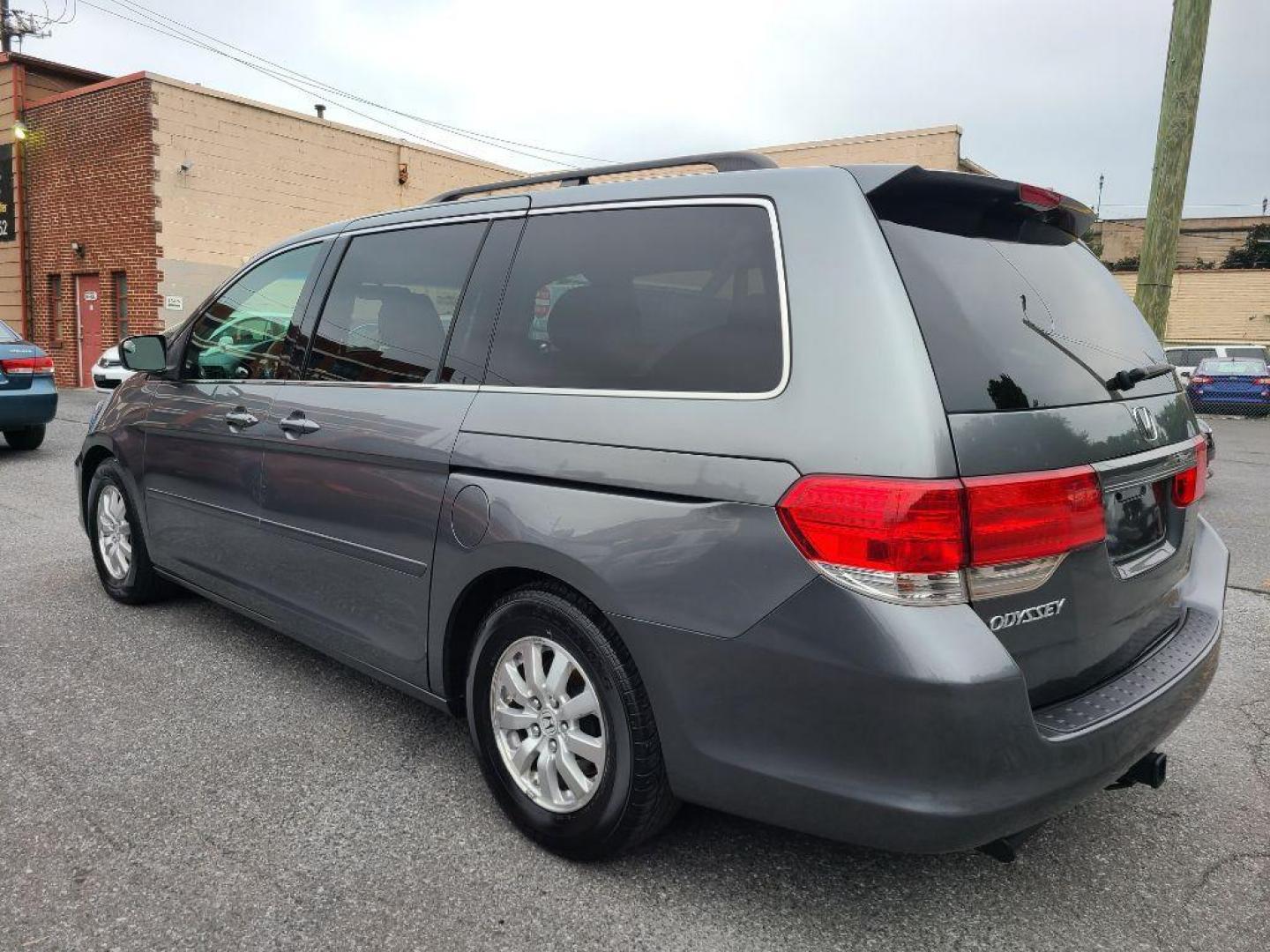2009 SILVER HONDA ODYSSEY EX (5FNRL38449B) with an 3.5L engine, Automatic transmission, located at 117 North Cameron Street, Harrisburg, PA, 17101, (717) 963-8962, 40.267021, -76.875351 - WE FINANCE!!! Good Credit/ Bad Credit/ No Credit - ALL Trade-Ins Welcomed!!! ***Guaranteed Credit Approval*** APPLY ONLINE or CALL us TODAY ;) Internet Prices and Marketplace Prices are SPECIAL discounted ***CASH DEALS*** Retail Prices are higher. Please call us to discuss your cash and finan - Photo#2