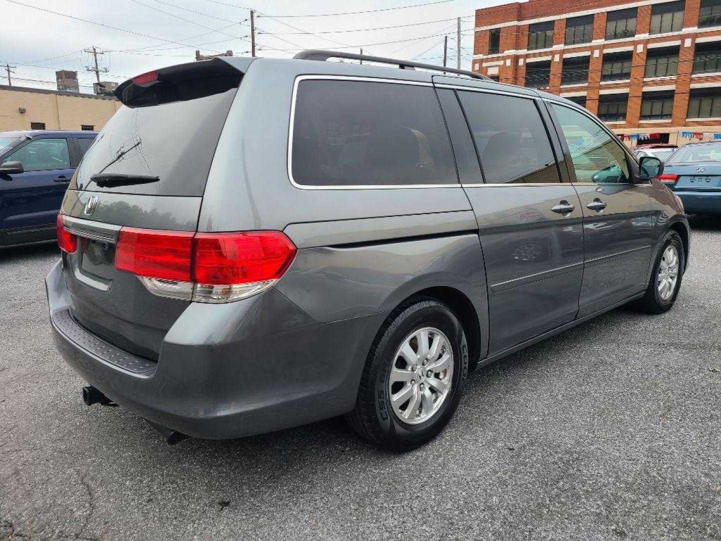 2009 SILVER HONDA ODYSSEY EX (5FNRL38449B) with an 3.5L engine, Automatic transmission, located at 117 North Cameron Street, Harrisburg, PA, 17101, (717) 963-8962, 40.267021, -76.875351 - WE FINANCE!!! Good Credit/ Bad Credit/ No Credit - ALL Trade-Ins Welcomed!!! ***Guaranteed Credit Approval*** APPLY ONLINE or CALL us TODAY ;) Internet Prices and Marketplace Prices are SPECIAL discounted ***CASH DEALS*** Retail Prices are higher. Please call us to discuss your cash and finan - Photo#4