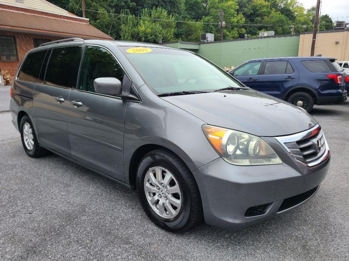2009 SILVER HONDA ODYSSEY EX (5FNRL38449B) with an 3.5L engine, Automatic transmission, located at 117 North Cameron Street, Harrisburg, PA, 17101, (717) 963-8962, 40.267021, -76.875351 - WE FINANCE!!! Good Credit/ Bad Credit/ No Credit - ALL Trade-Ins Welcomed!!! ***Guaranteed Credit Approval*** APPLY ONLINE or CALL us TODAY ;) Internet Prices and Marketplace Prices are SPECIAL discounted ***CASH DEALS*** Retail Prices are higher. Please call us to discuss your cash and finan - Photo#6