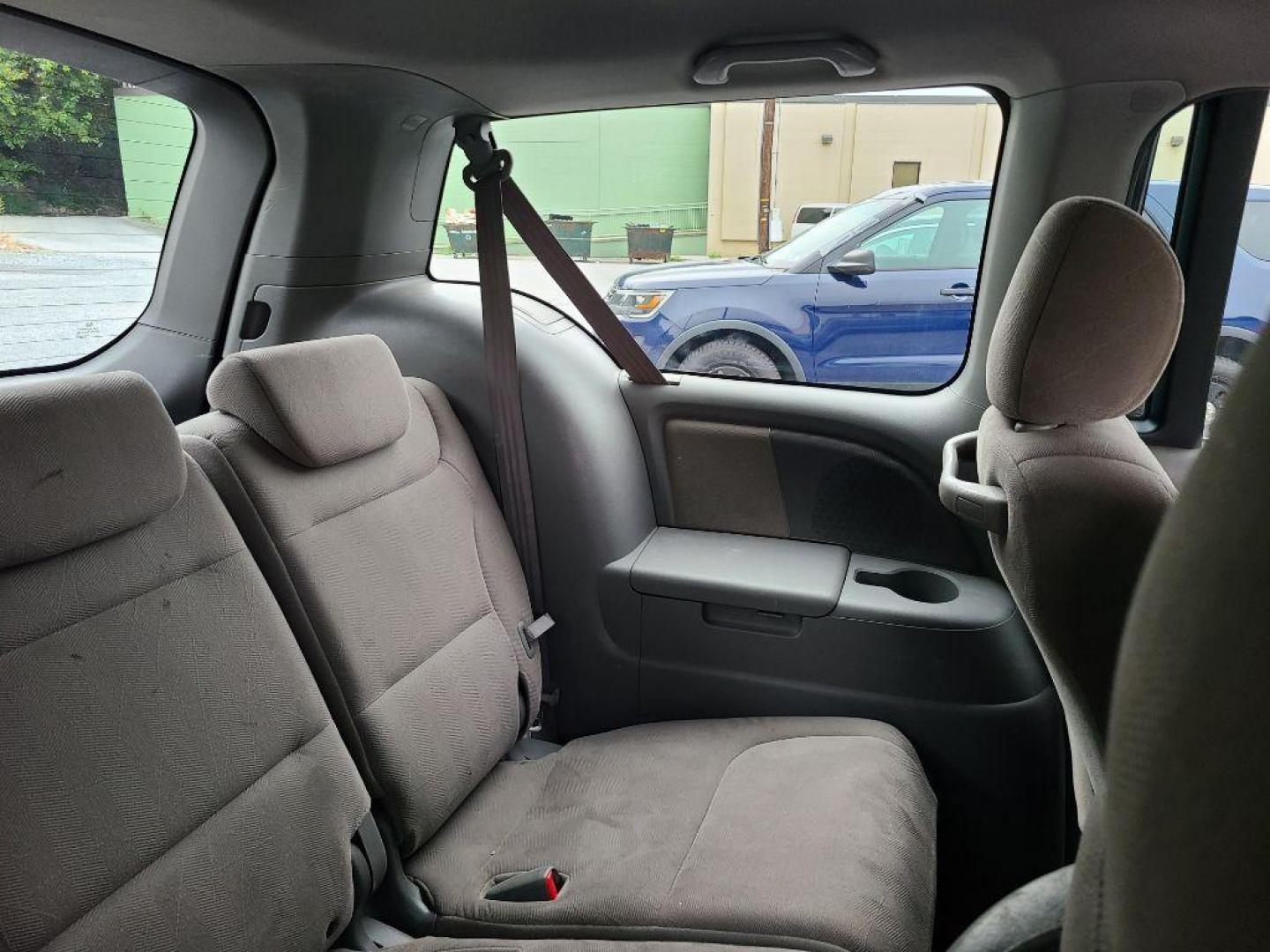 2009 SILVER HONDA ODYSSEY EX (5FNRL38449B) with an 3.5L engine, Automatic transmission, located at 117 North Cameron Street, Harrisburg, PA, 17101, (717) 963-8962, 40.267021, -76.875351 - WE FINANCE!!! Good Credit/ Bad Credit/ No Credit - ALL Trade-Ins Welcomed!!! ***Guaranteed Credit Approval*** APPLY ONLINE or CALL us TODAY ;) Internet Prices and Marketplace Prices are SPECIAL discounted ***CASH DEALS*** Retail Prices are higher. Please call us to discuss your cash and finan - Photo#10