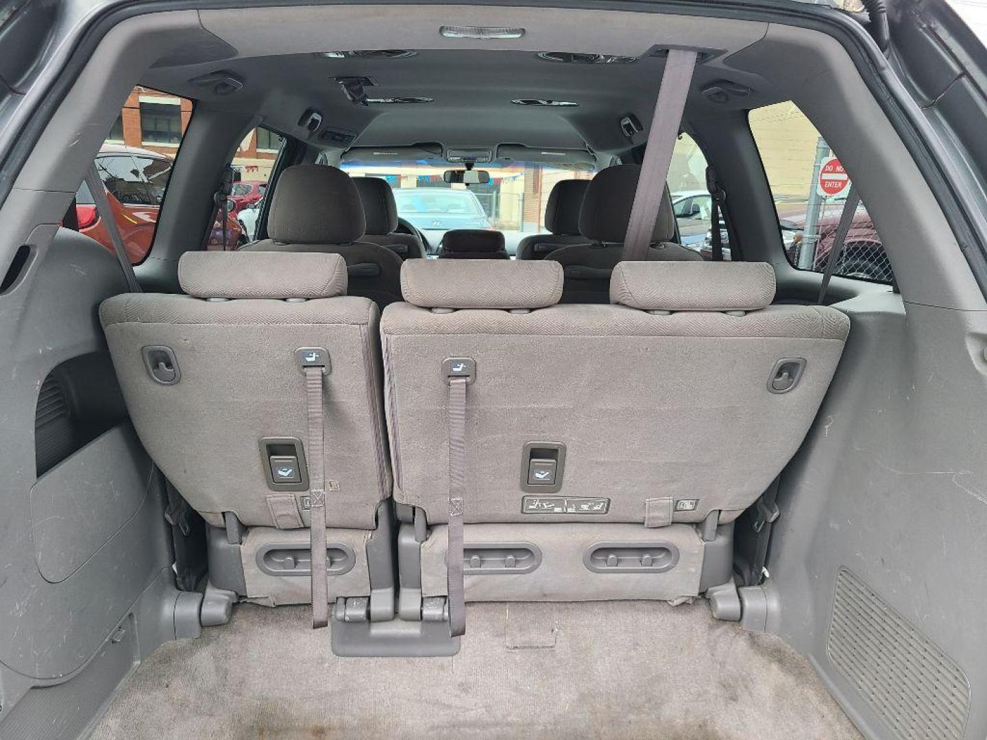2009 SILVER HONDA ODYSSEY EX (5FNRL38449B) with an 3.5L engine, Automatic transmission, located at 117 North Cameron Street, Harrisburg, PA, 17101, (717) 963-8962, 40.267021, -76.875351 - WE FINANCE!!! Good Credit/ Bad Credit/ No Credit - ALL Trade-Ins Welcomed!!! ***Guaranteed Credit Approval*** APPLY ONLINE or CALL us TODAY ;) Internet Prices and Marketplace Prices are SPECIAL discounted ***CASH DEALS*** Retail Prices are higher. Please call us to discuss your cash and finan - Photo#13
