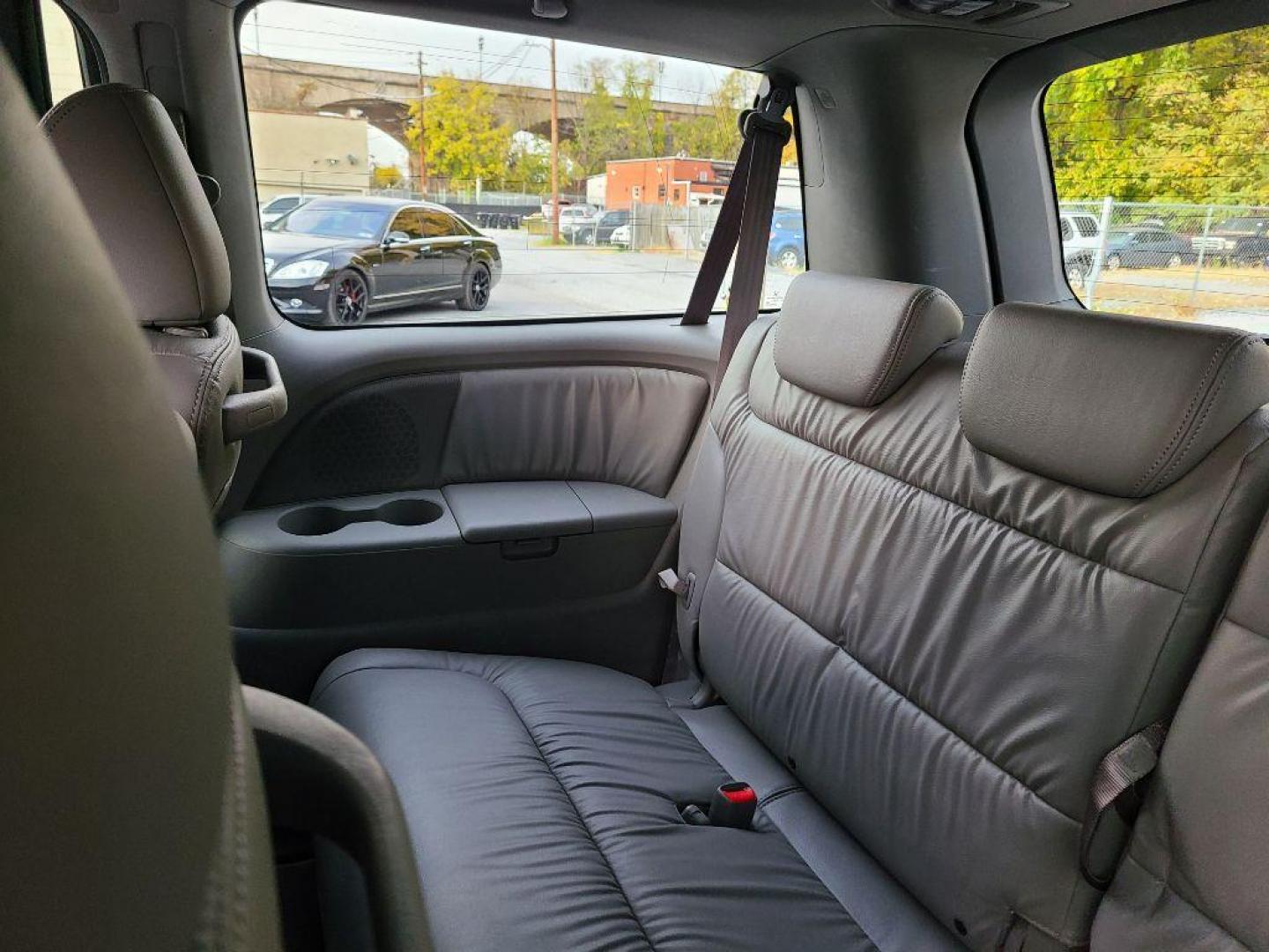 2009 GRAY HONDA ODYSSEY EXL (5FNRL38629B) with an 3.5L engine, Automatic transmission, located at 117 North Cameron Street, Harrisburg, PA, 17101, (717) 963-8962, 40.267021, -76.875351 - WE FINANCE!!! Good Credit/ Bad Credit/ No Credit - ALL Trade-Ins Welcomed!!! ***Guaranteed Credit Approval*** APPLY ONLINE or CALL us TODAY ;) Internet Prices and Marketplace Prices are SPECIAL discounted ***CASH DEALS*** Retail Prices are higher. Please call us to discuss your cash and finan - Photo#14