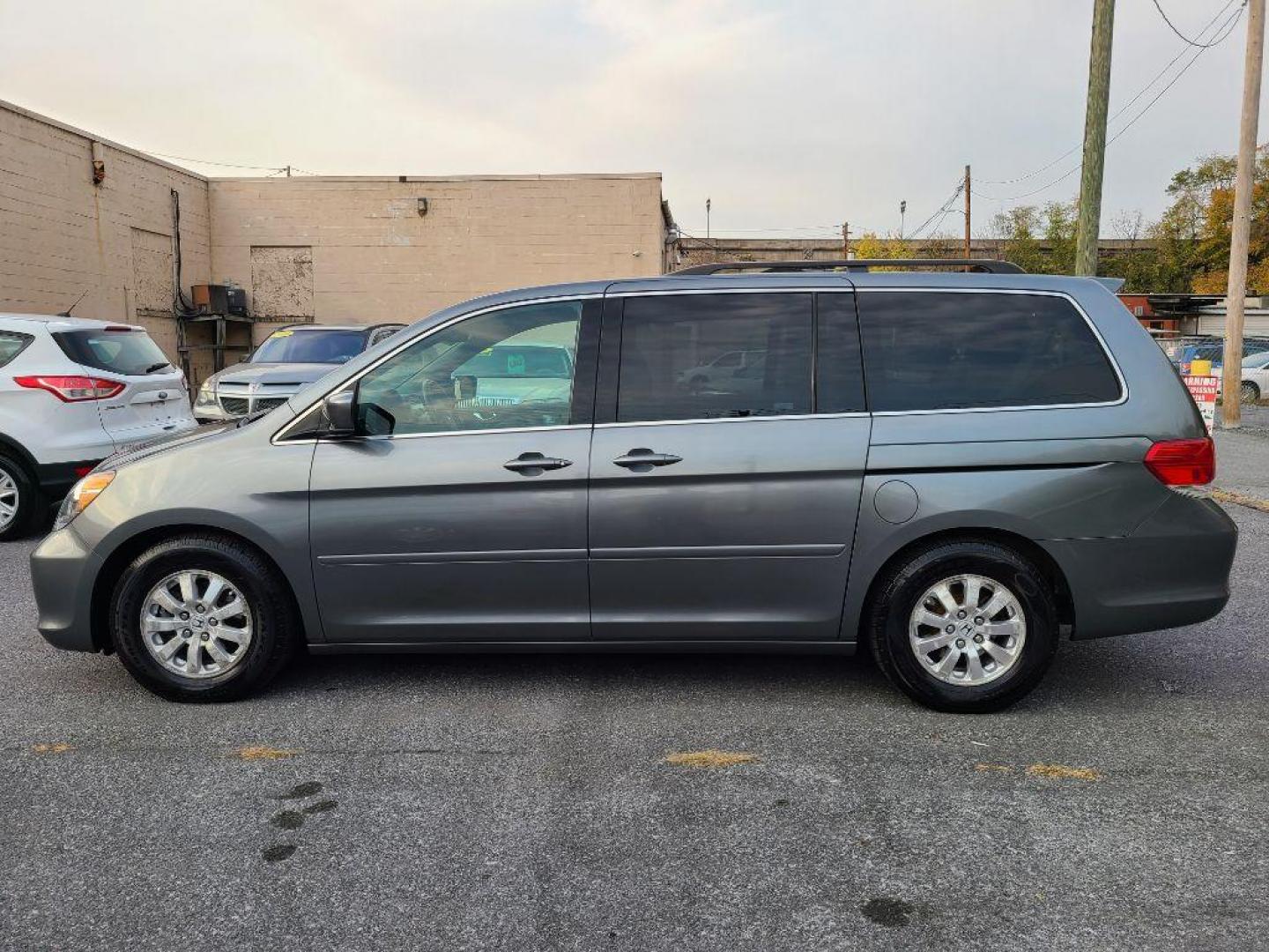 2009 GRAY HONDA ODYSSEY EXL (5FNRL38629B) with an 3.5L engine, Automatic transmission, located at 117 North Cameron Street, Harrisburg, PA, 17101, (717) 963-8962, 40.267021, -76.875351 - WE FINANCE!!! Good Credit/ Bad Credit/ No Credit - ALL Trade-Ins Welcomed!!! ***Guaranteed Credit Approval*** APPLY ONLINE or CALL us TODAY ;) Internet Prices and Marketplace Prices are SPECIAL discounted ***CASH DEALS*** Retail Prices are higher. Please call us to discuss your cash and finan - Photo#1