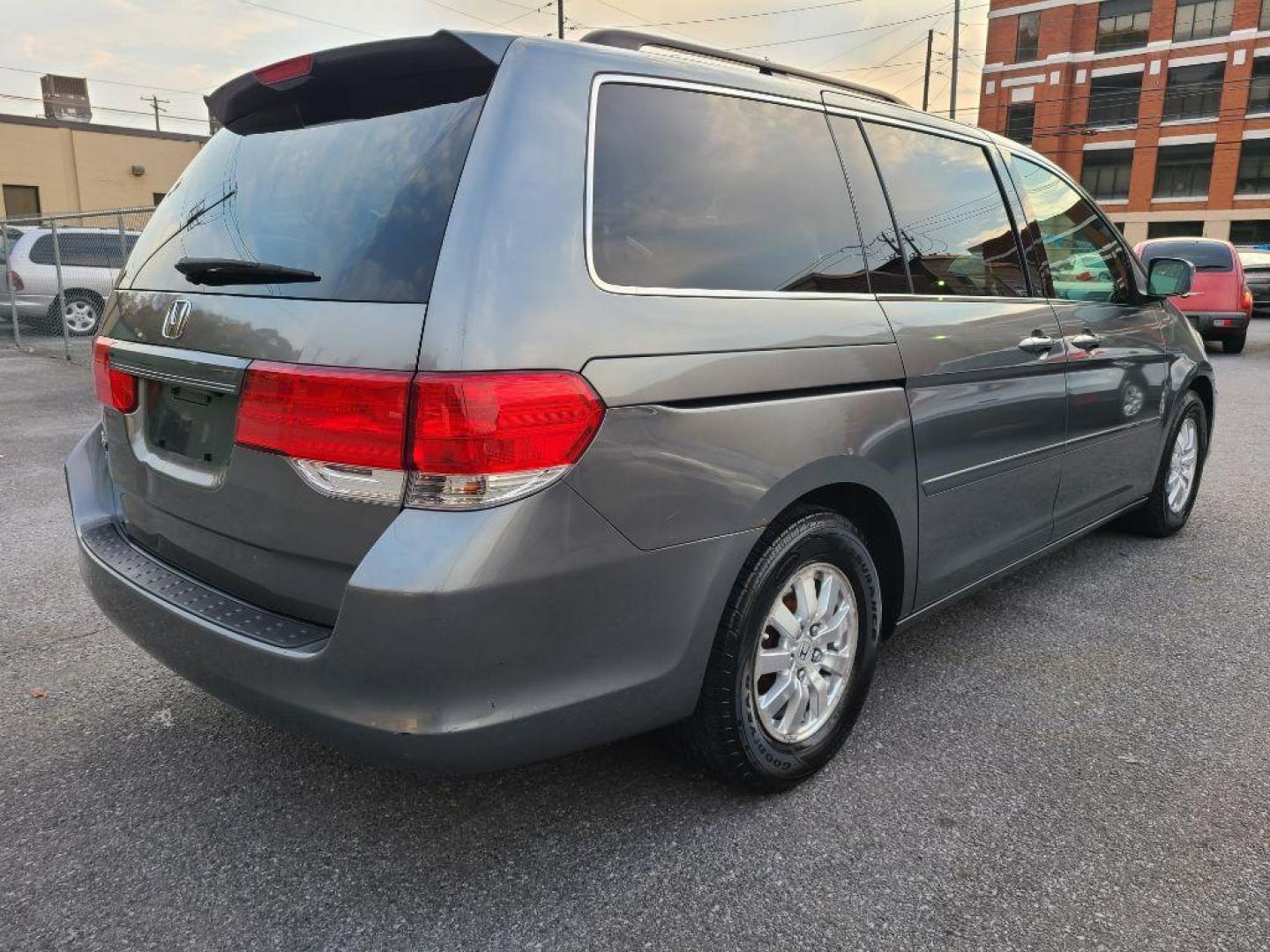 2009 GRAY HONDA ODYSSEY EXL (5FNRL38629B) with an 3.5L engine, Automatic transmission, located at 117 North Cameron Street, Harrisburg, PA, 17101, (717) 963-8962, 40.267021, -76.875351 - WE FINANCE!!! Good Credit/ Bad Credit/ No Credit - ALL Trade-Ins Welcomed!!! ***Guaranteed Credit Approval*** APPLY ONLINE or CALL us TODAY ;) Internet Prices and Marketplace Prices are SPECIAL discounted ***CASH DEALS*** Retail Prices are higher. Please call us to discuss your cash and finan - Photo#4