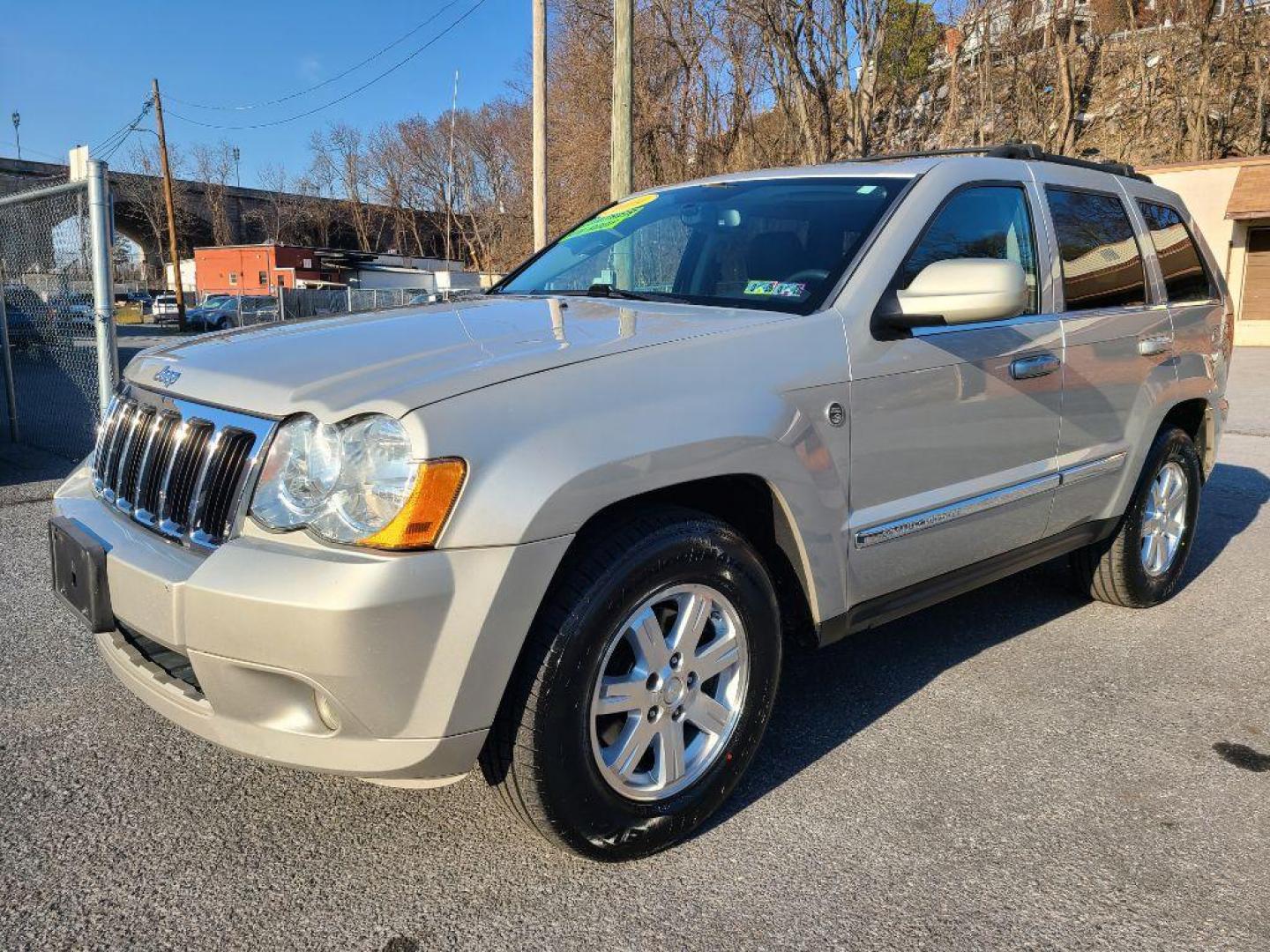 2009 GRAY JEEP GRAND CHEROKEE LIMITED (1J8HR58P99C) with an 4.7L engine, Automatic transmission, located at 117 North Cameron Street, Harrisburg, PA, 17101, (717) 963-8962, 40.267021, -76.875351 - WE FINANCE!!! Good Credit/ Bad Credit/ No Credit - ALL Trade-Ins Welcomed!!! ***Guaranteed Credit Approval*** APPLY ONLINE or CALL us TODAY ;) Internet Prices and Marketplace Prices are SPECIAL discounted ***CASH DEALS*** Retail Prices are higher. Please call us to discuss your cash and finan - Photo#0