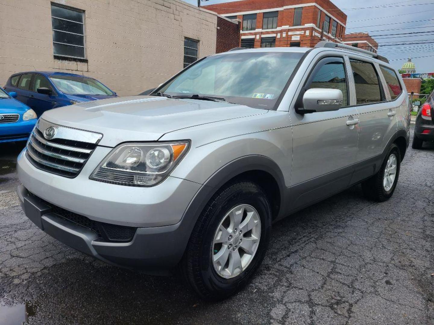 2009 SILVER KIA BORREGO LX (KNDJH741195) with an 3.8L engine, Automatic transmission, located at 117 North Cameron Street, Harrisburg, PA, 17101, (717) 963-8962, 40.267021, -76.875351 - WE FINANCE!!! Good Credit/ Bad Credit/ No Credit - ALL Trade-Ins Welcomed!!! ***Guaranteed Credit Approval*** APPLY ONLINE or CALL us TODAY ;) Internet Prices and Marketplace Prices are SPECIAL discounted ***CASH DEALS*** Retail Prices are higher. Please call us to discuss your cash and finan - Photo#0