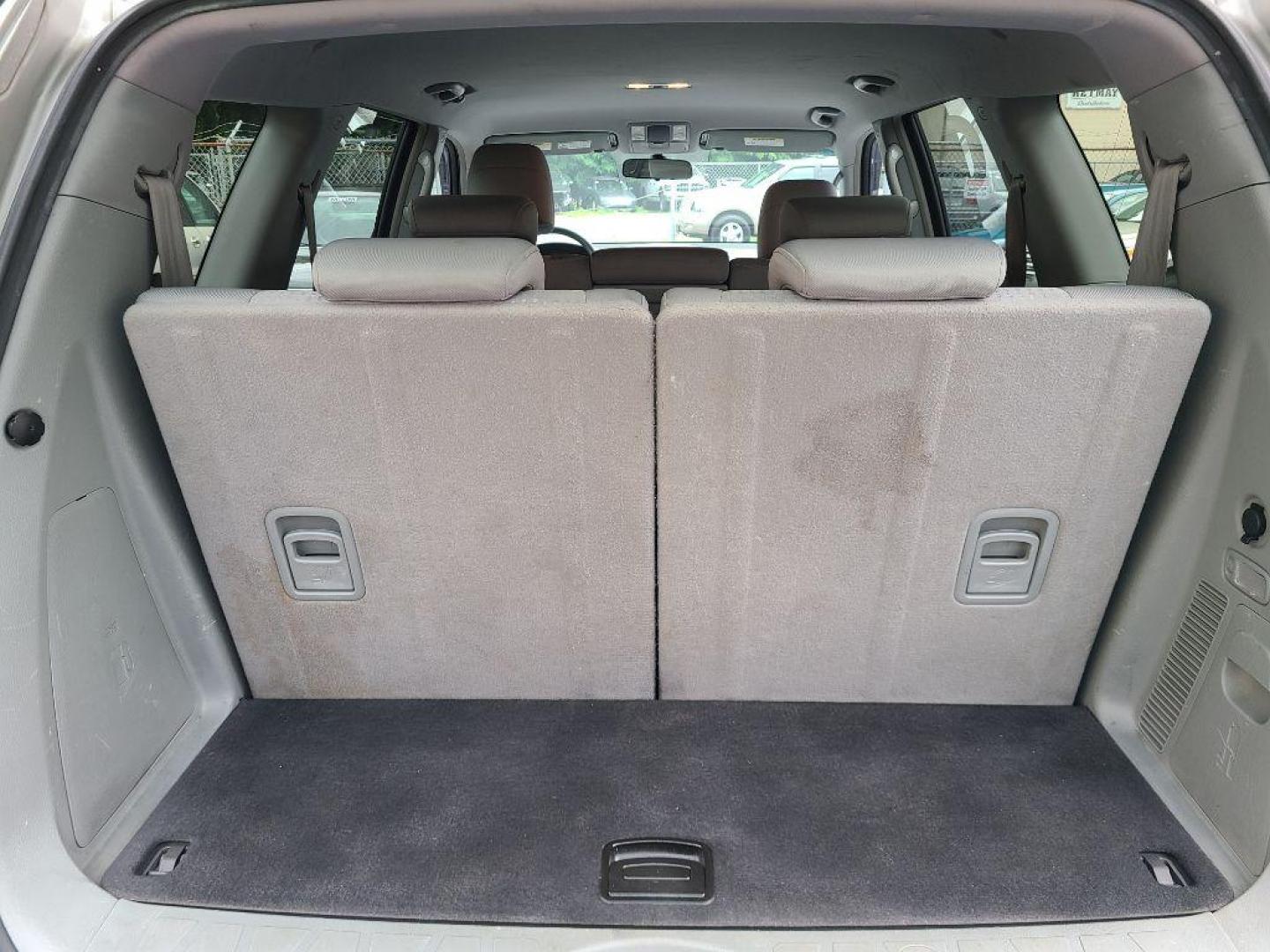 2009 SILVER KIA BORREGO LX (KNDJH741195) with an 3.8L engine, Automatic transmission, located at 117 North Cameron Street, Harrisburg, PA, 17101, (717) 963-8962, 40.267021, -76.875351 - WE FINANCE!!! Good Credit/ Bad Credit/ No Credit - ALL Trade-Ins Welcomed!!! ***Guaranteed Credit Approval*** APPLY ONLINE or CALL us TODAY ;) Internet Prices and Marketplace Prices are SPECIAL discounted ***CASH DEALS*** Retail Prices are higher. Please call us to discuss your cash and finan - Photo#12