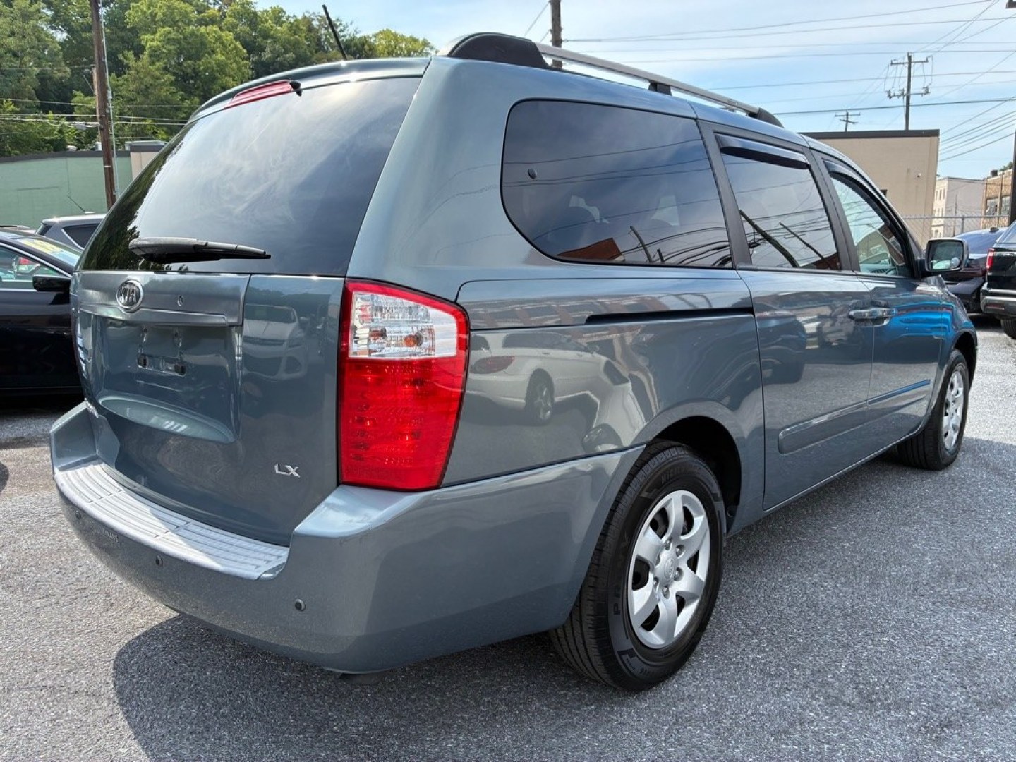 2009 BLUE KIA SEDONA EX (KNDMB233996) with an 3.8L engine, Automatic transmission, located at 117 North Cameron Street, Harrisburg, PA, 17101, (717) 963-8962, 40.267021, -76.875351 - WE FINANCE!!! MOST vehicles are available for financing. Good Credit/ Challenged Credit/ No Credit - ALL Trade-Ins Welcomed!!! APPLY ONLINE or CALL us TODAY Please call us to discuss your cash and/or financing options. Thanks for checking our inventory! We're here to help.- Photo#4