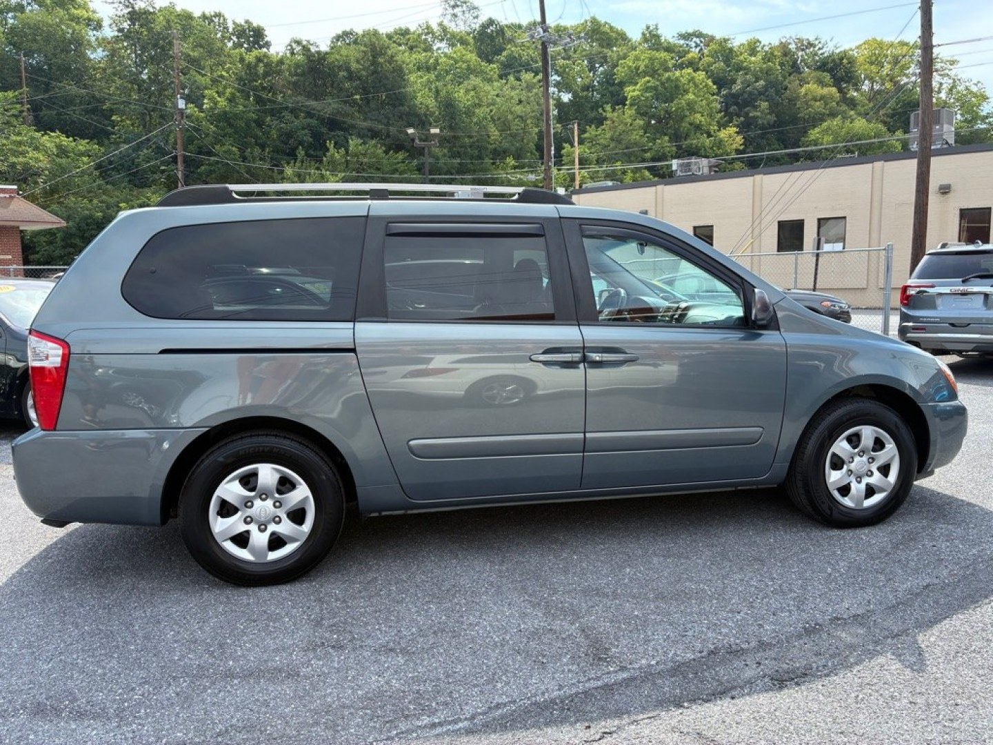 2009 BLUE KIA SEDONA EX (KNDMB233996) with an 3.8L engine, Automatic transmission, located at 117 North Cameron Street, Harrisburg, PA, 17101, (717) 963-8962, 40.267021, -76.875351 - WE FINANCE!!! MOST vehicles are available for financing. Good Credit/ Challenged Credit/ No Credit - ALL Trade-Ins Welcomed!!! APPLY ONLINE or CALL us TODAY Please call us to discuss your cash and/or financing options. Thanks for checking our inventory! We're here to help.- Photo#5