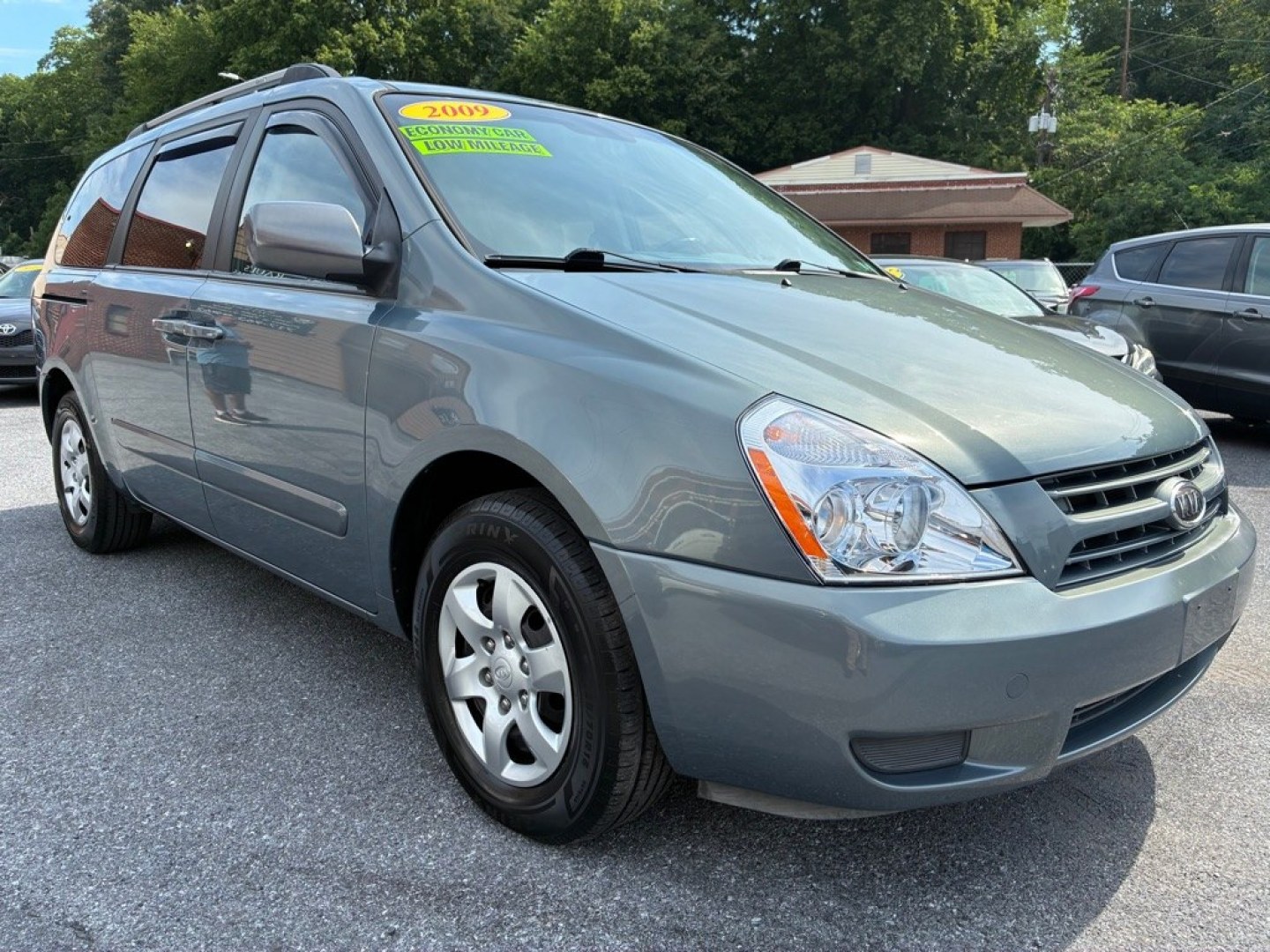 2009 BLUE KIA SEDONA EX (KNDMB233996) with an 3.8L engine, Automatic transmission, located at 117 North Cameron Street, Harrisburg, PA, 17101, (717) 963-8962, 40.267021, -76.875351 - WE FINANCE!!! MOST vehicles are available for financing. Good Credit/ Challenged Credit/ No Credit - ALL Trade-Ins Welcomed!!! APPLY ONLINE or CALL us TODAY Please call us to discuss your cash and/or financing options. Thanks for checking our inventory! We're here to help.- Photo#6