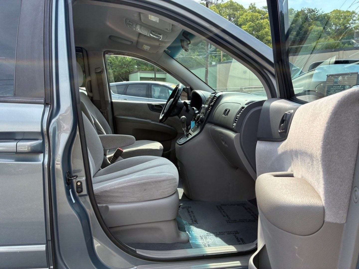 2009 BLUE KIA SEDONA EX (KNDMB233996) with an 3.8L engine, Automatic transmission, located at 117 North Cameron Street, Harrisburg, PA, 17101, (717) 963-8962, 40.267021, -76.875351 - WE FINANCE!!! MOST vehicles are available for financing. Good Credit/ Challenged Credit/ No Credit - ALL Trade-Ins Welcomed!!! APPLY ONLINE or CALL us TODAY Please call us to discuss your cash and/or financing options. Thanks for checking our inventory! We're here to help.- Photo#8